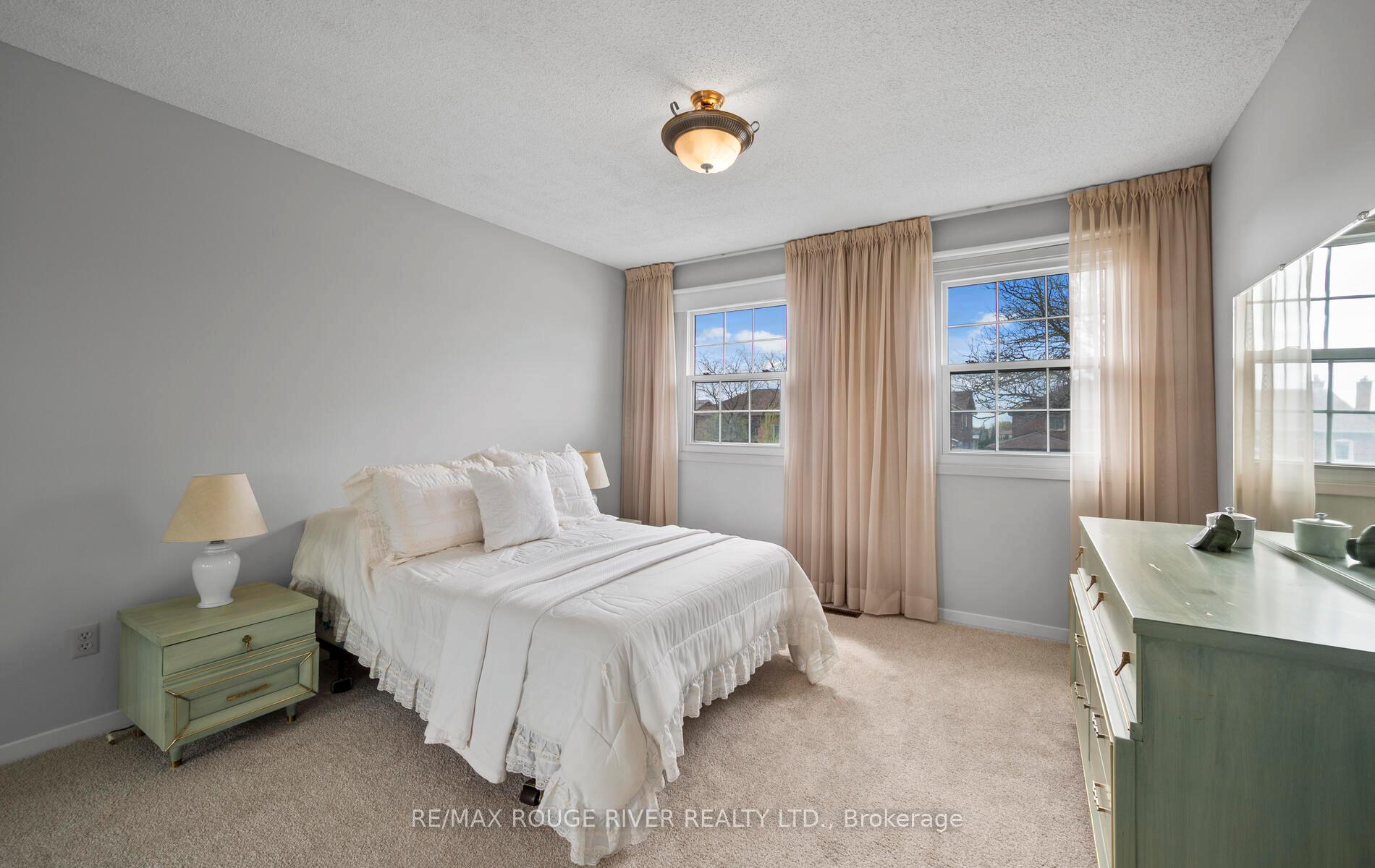 Photo 23 of 776 Pebble Court, Pickering, Amberlea — HOMEH