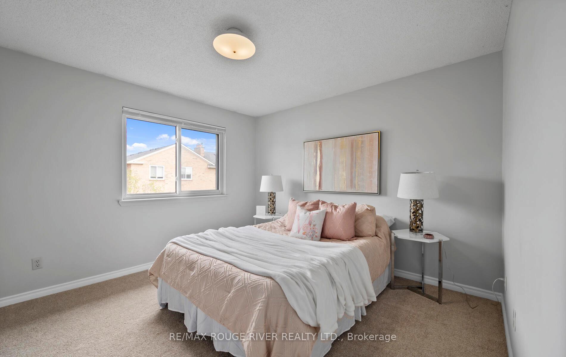 Photo 17 of 776 Pebble Court, Pickering, Amberlea — HOMEH