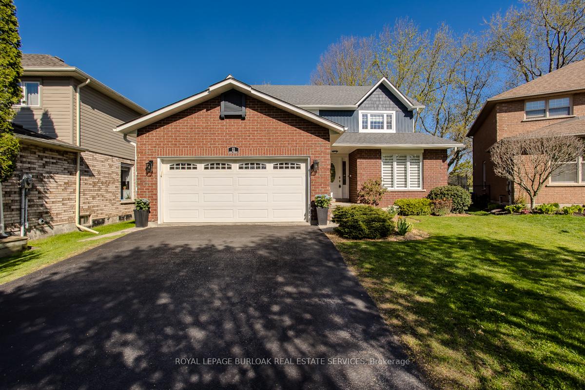 Photo 1 of 11 Norma Crescent, Hamilton, Ancaster — HOMEH