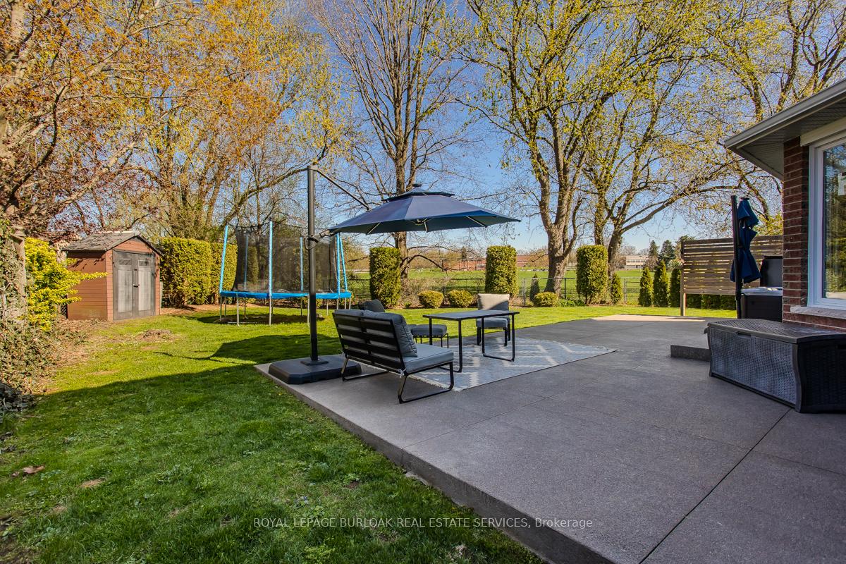 Photo 32 of 11 Norma Crescent, Hamilton, Ancaster — HOMEH