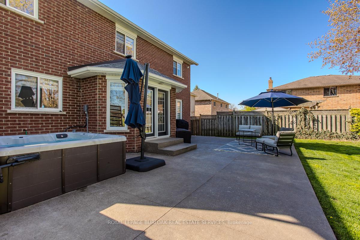 Photo 6 of 11 Norma Crescent, Hamilton, Ancaster — HOMEH