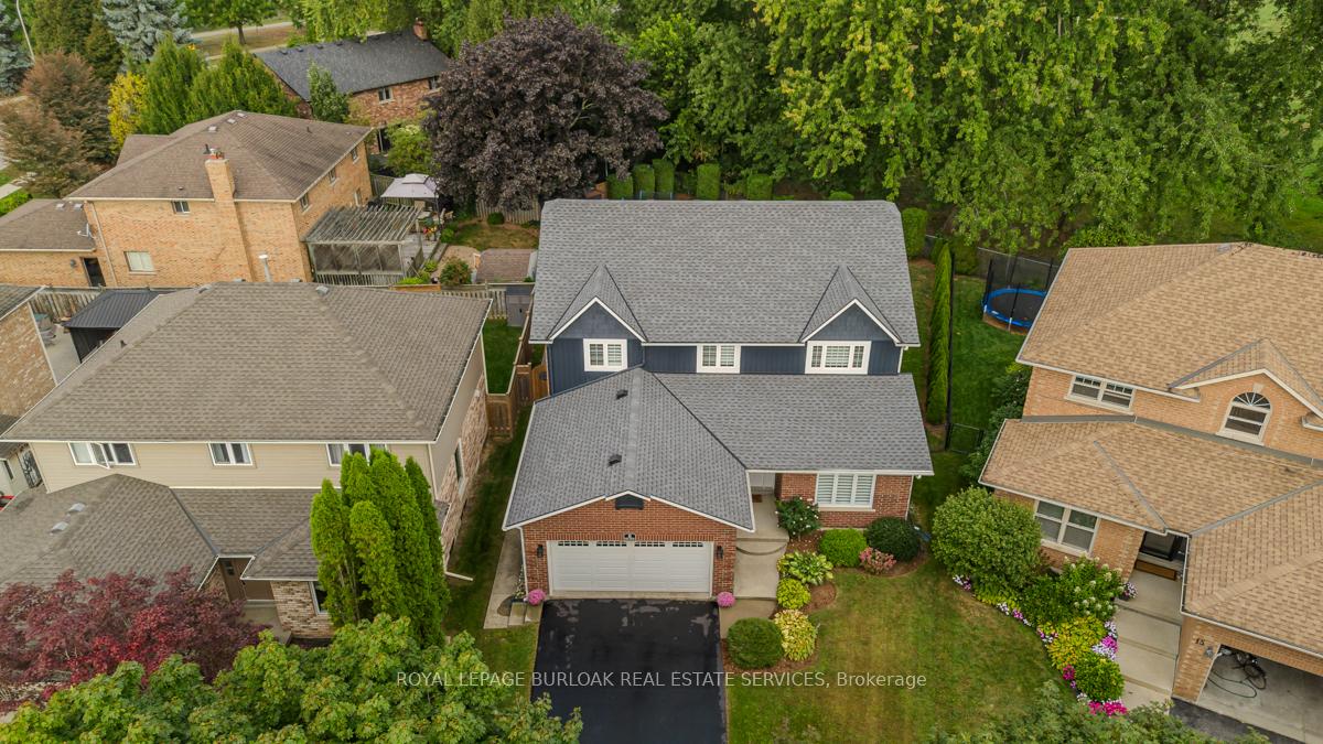 Photo 9 of 11 Norma Crescent, Hamilton, Ancaster — HOMEH