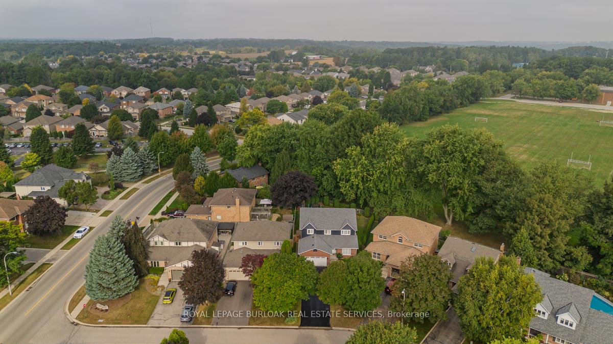 Photo 25 of 11 Norma Crescent, Hamilton, Ancaster — HOMEH