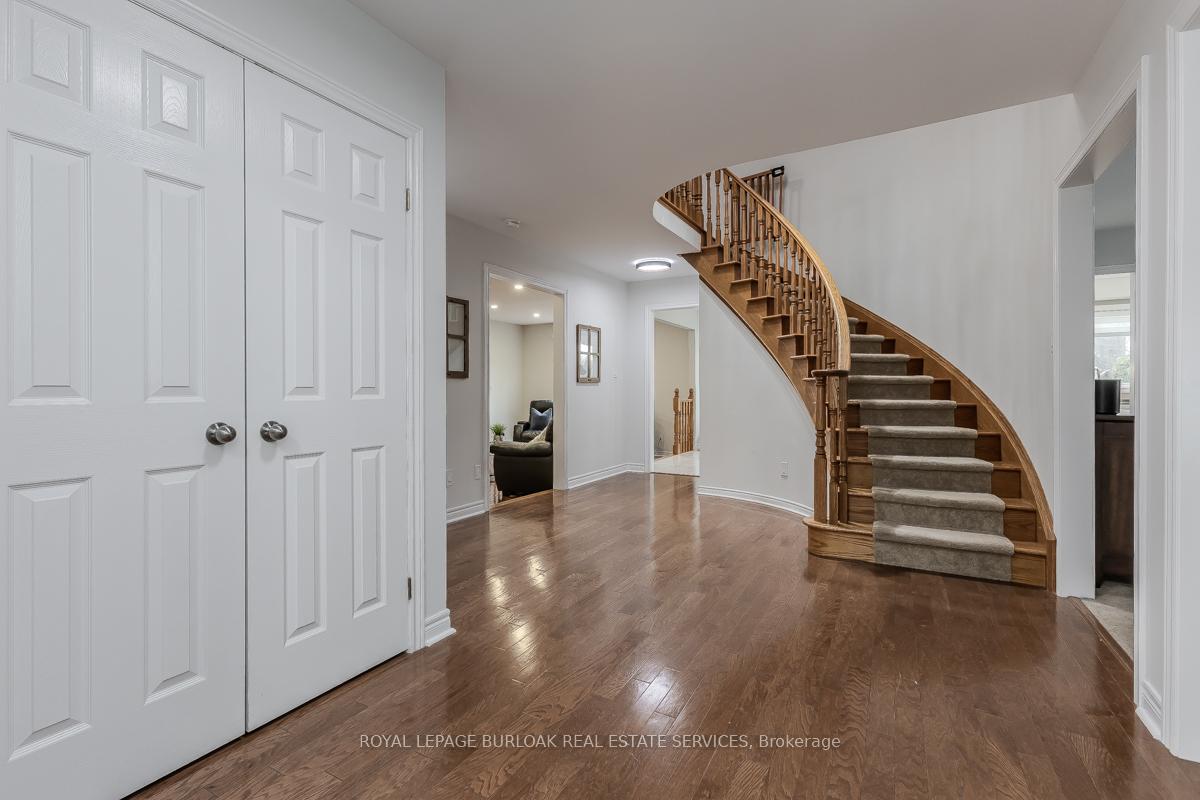 Photo 34 of 11 Norma Crescent, Hamilton, Ancaster — HOMEH