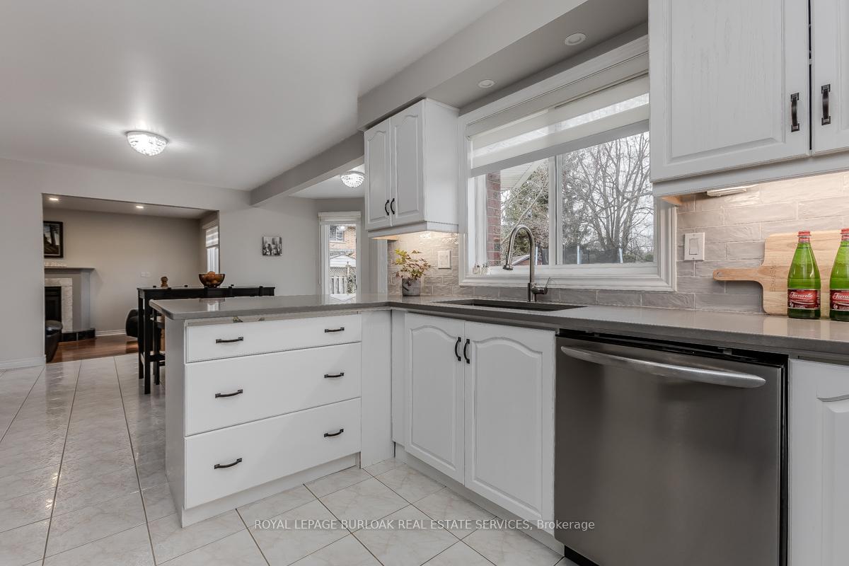 Photo 40 of 11 Norma Crescent, Hamilton, Ancaster — HOMEH
