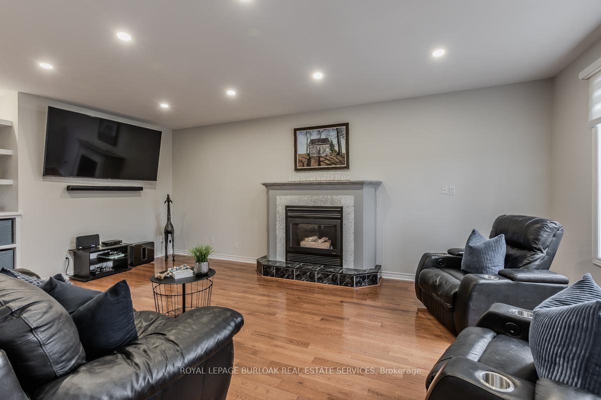 Photo 33 of 11 Norma Crescent, Hamilton, Ancaster — HOMEH