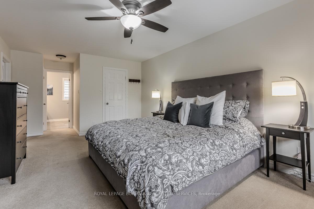 Photo 17 of 11 Norma Crescent, Hamilton, Ancaster — HOMEH