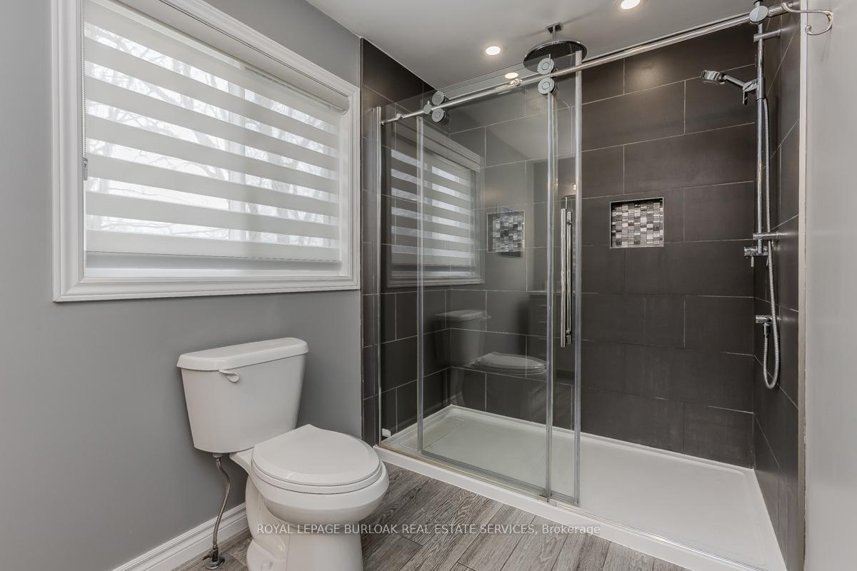 Photo 21 of 11 Norma Crescent, Hamilton, Ancaster — HOMEH