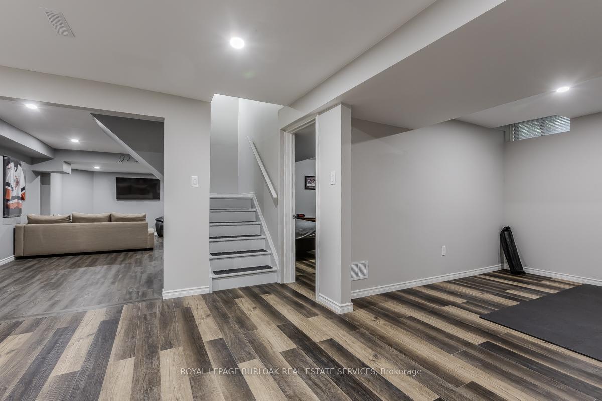 Photo 37 of 11 Norma Crescent, Hamilton, Ancaster — HOMEH