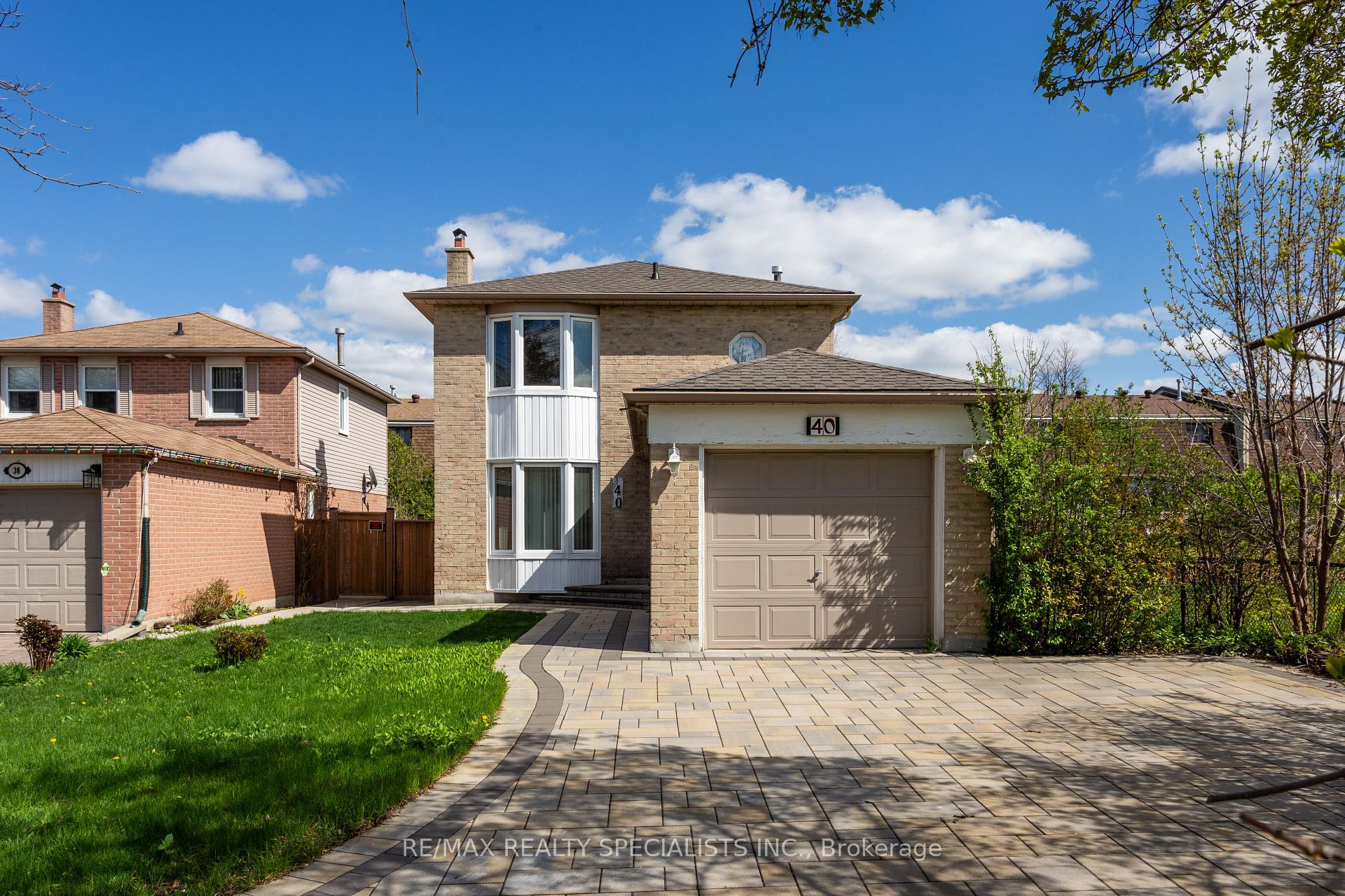 Photo 1 of 40 Mayberry Court, Brampton, Central Park — HOMEH