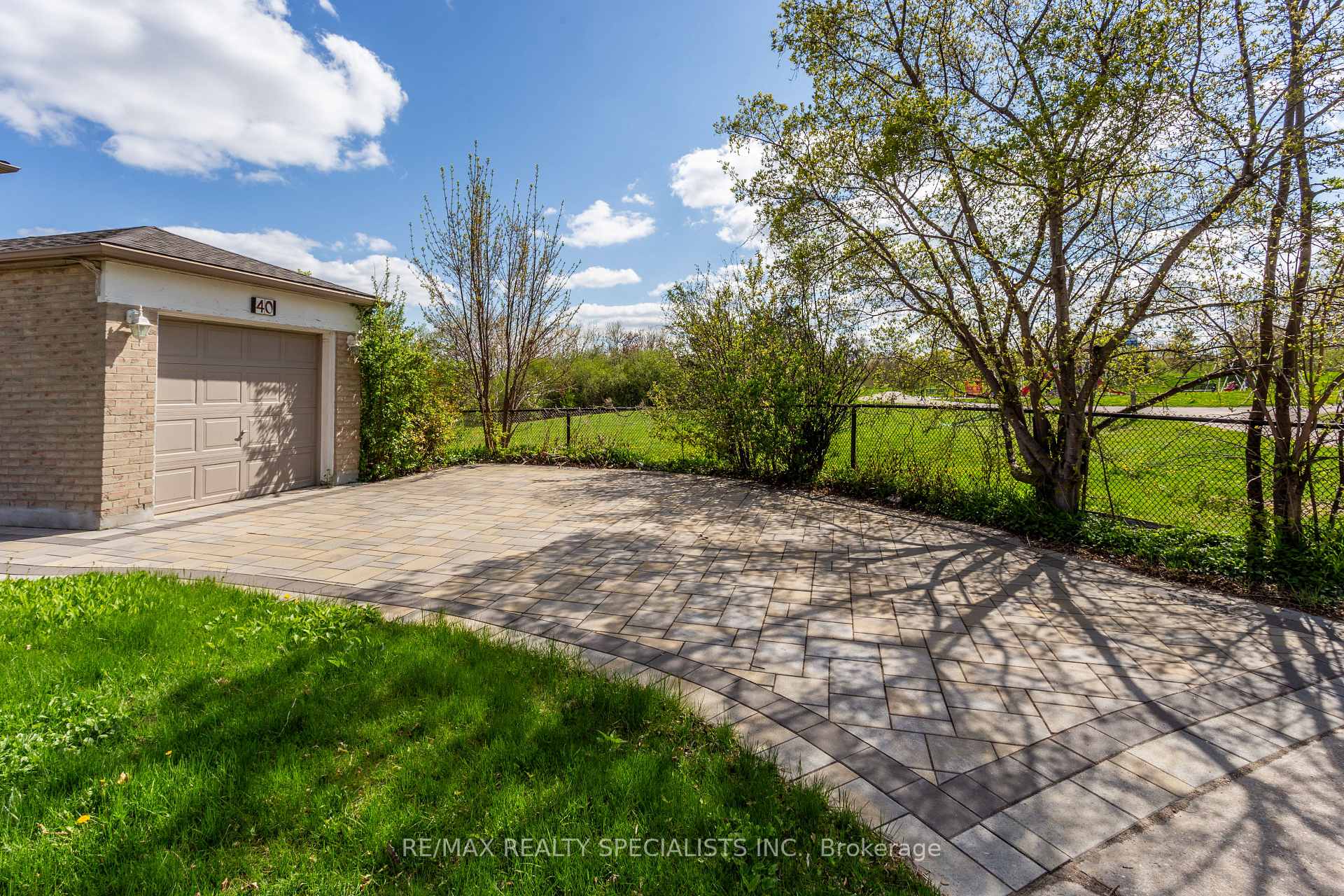 Photo 36 of 40 Mayberry Court, Brampton, Central Park — HOMEH