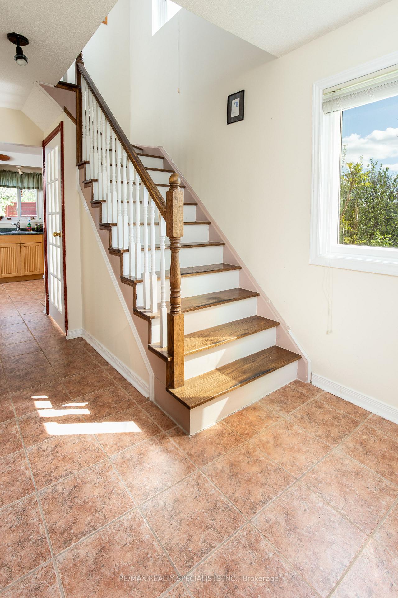 Photo 20 of 40 Mayberry Court, Brampton, Central Park — HOMEH