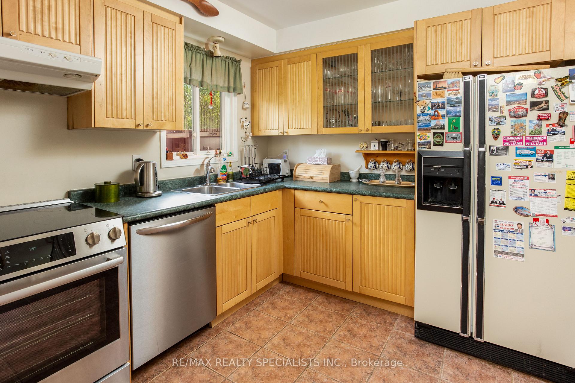 Photo 17 of 40 Mayberry Court, Brampton, Central Park — HOMEH