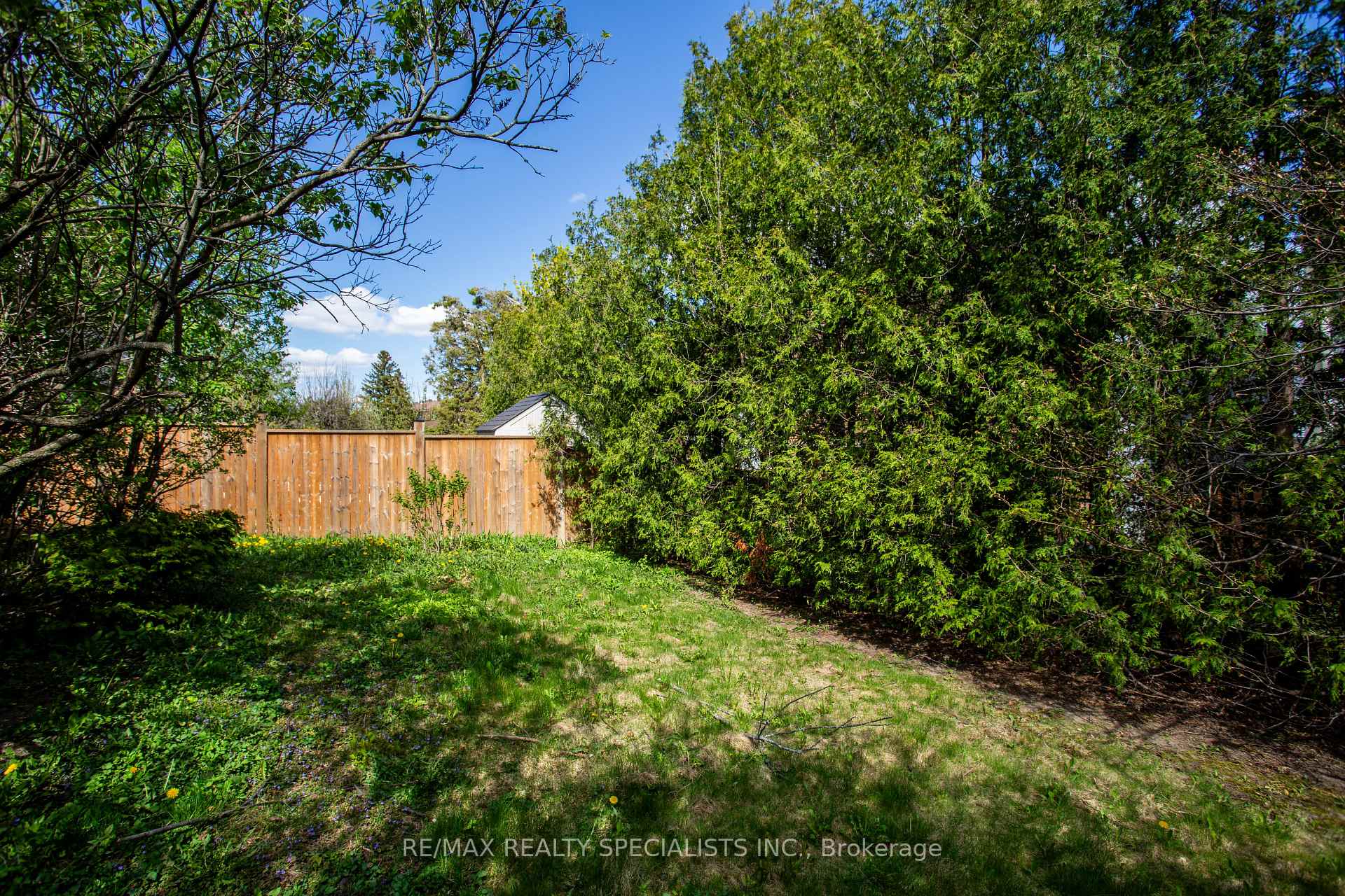 Photo 24 of 40 Mayberry Court, Brampton, Central Park — HOMEH