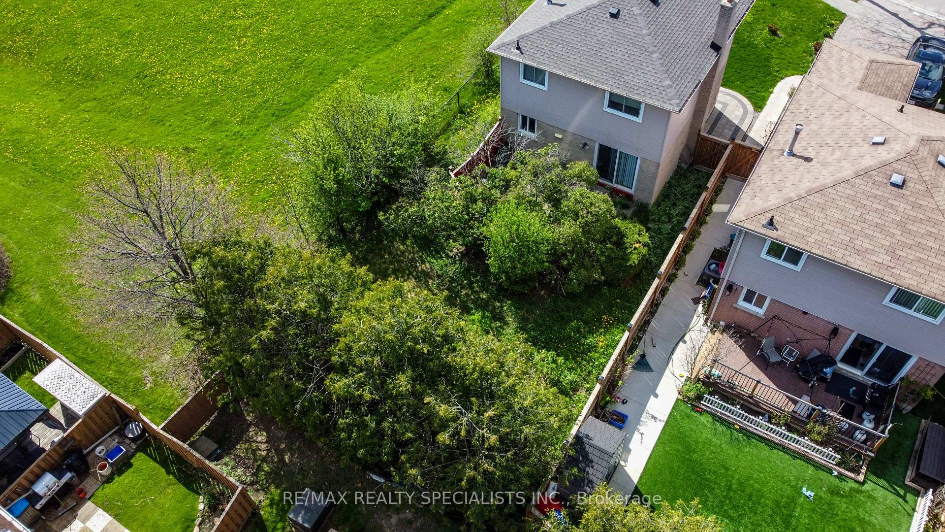 Photo 12 of 40 Mayberry Court, Brampton, Central Park — HOMEH