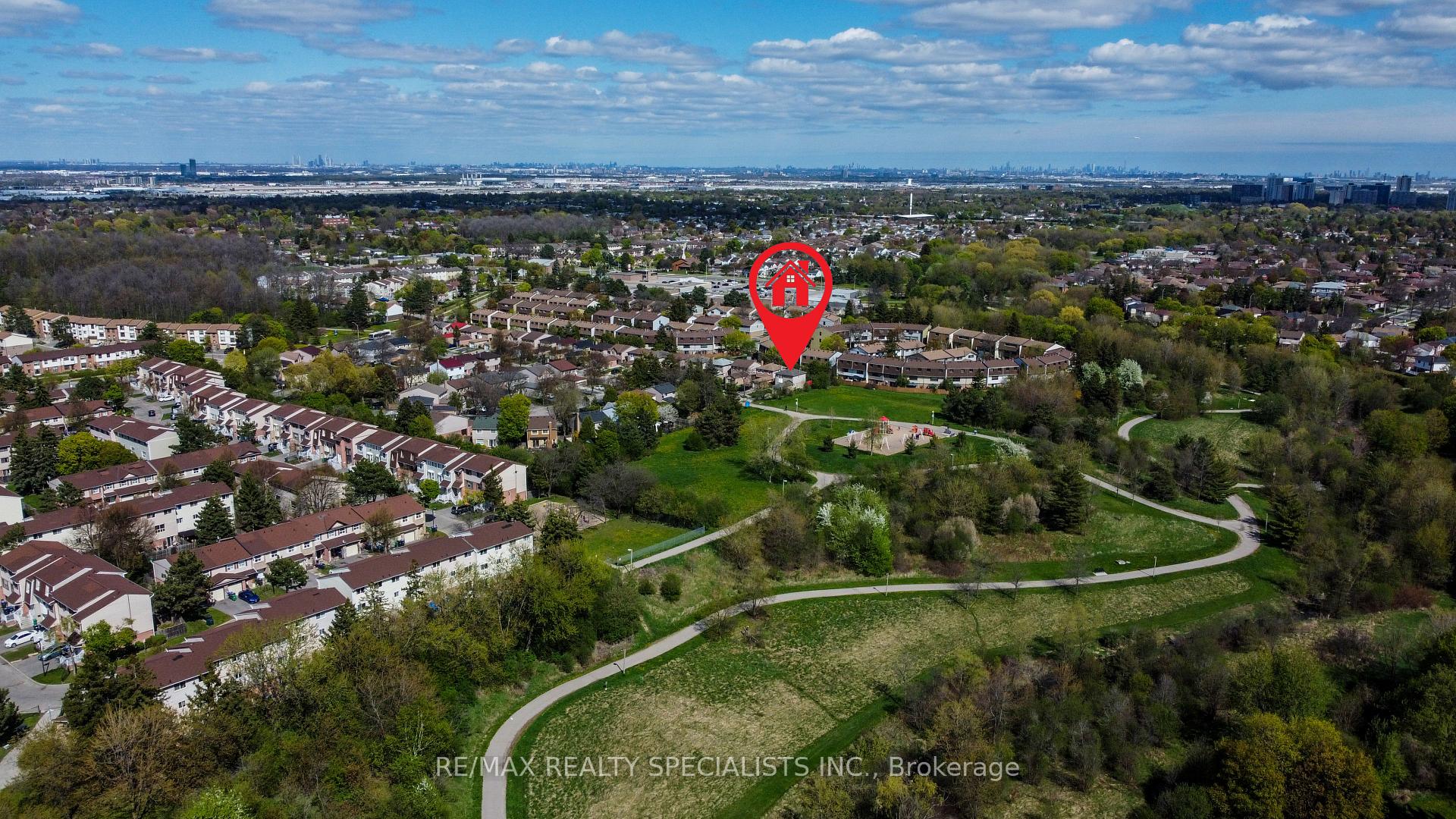 Photo 31 of 40 Mayberry Court, Brampton, Central Park — HOMEH