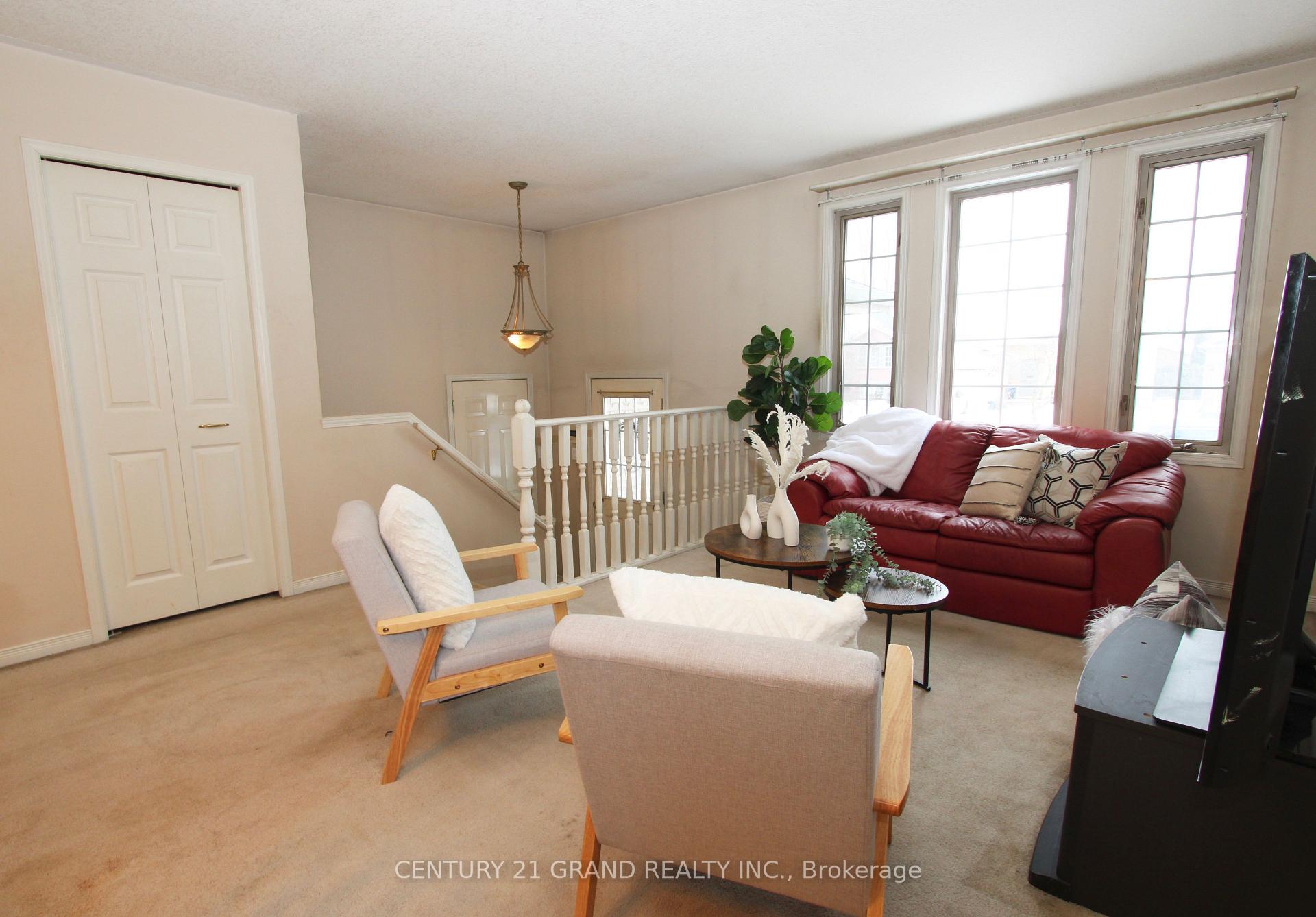 Photo 8 of 60 Donegal Drive, Brant, Brantford Twp — HOMEH