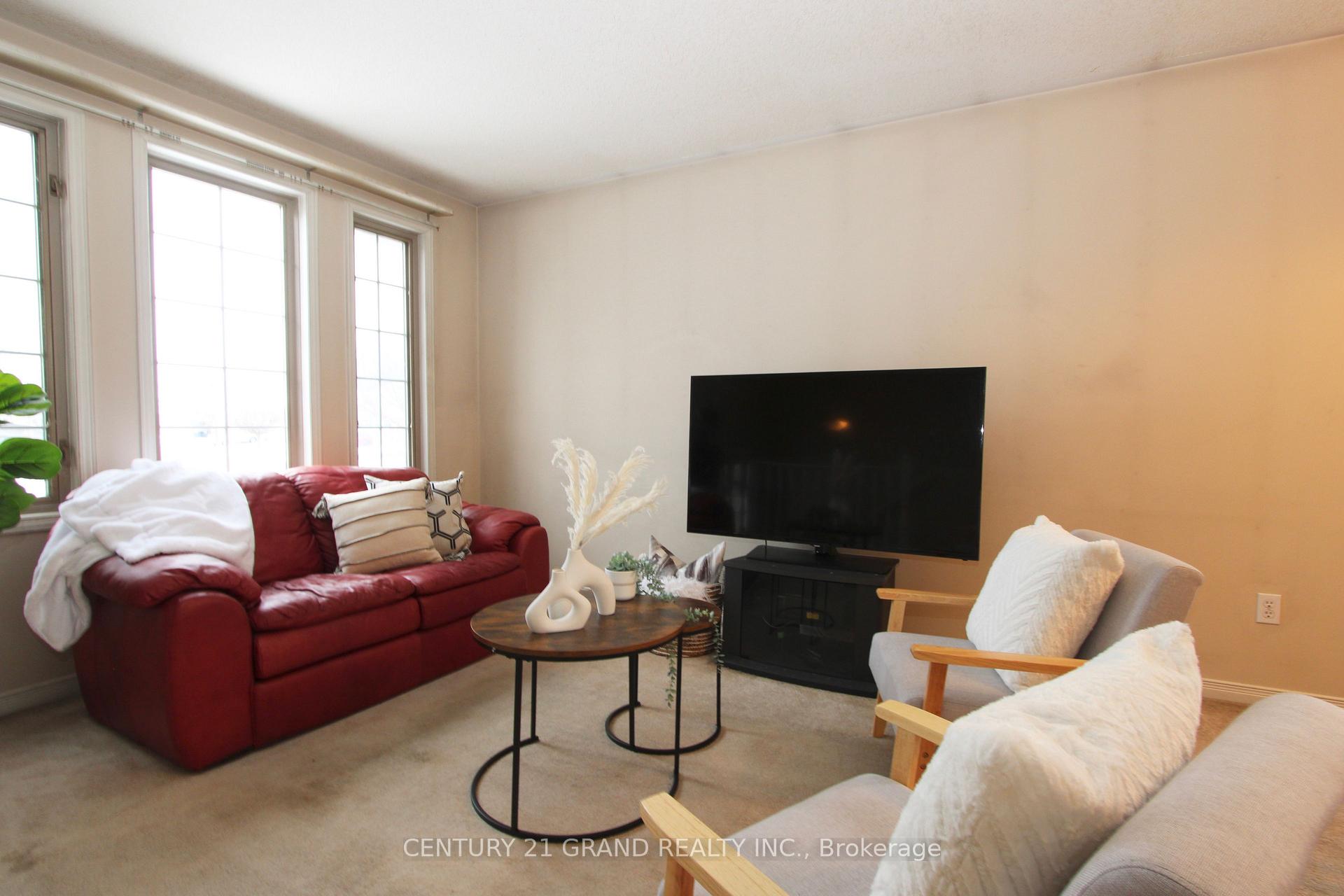 Photo 10 of 60 Donegal Drive, Brant, Brantford Twp — HOMEH
