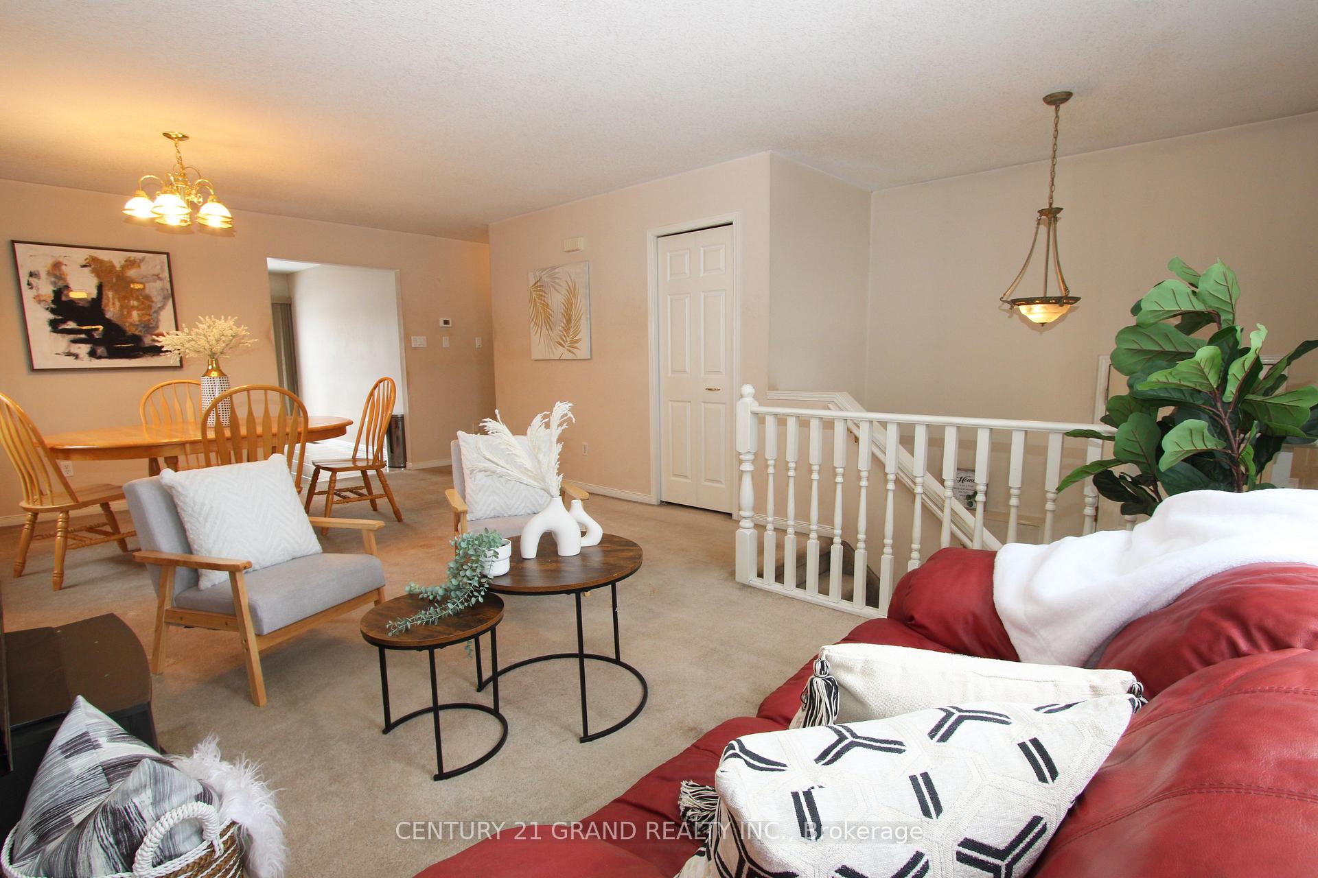 Photo 11 of 60 Donegal Drive, Brant, Brantford Twp — HOMEH