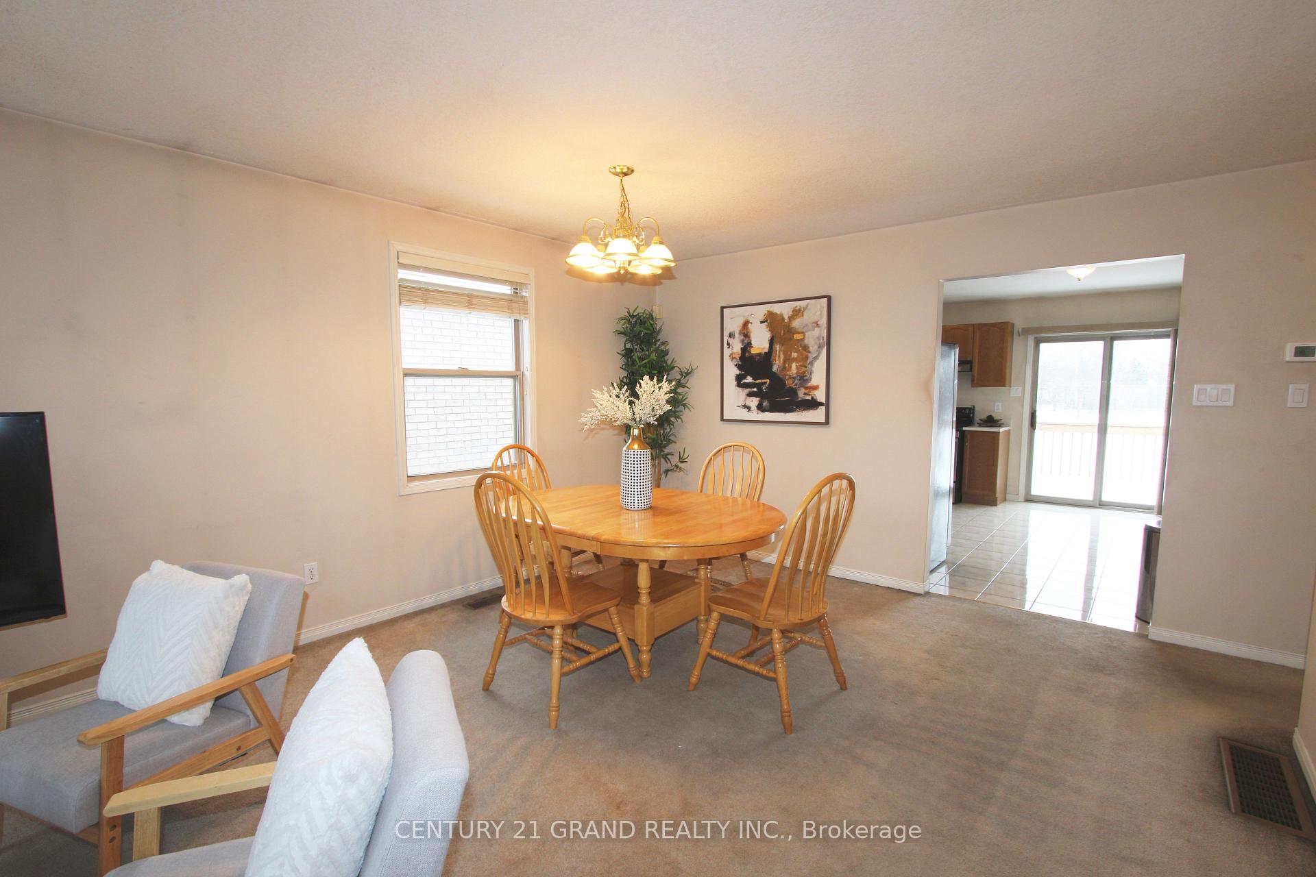 Photo 15 of 60 Donegal Drive, Brant, Brantford Twp — HOMEH