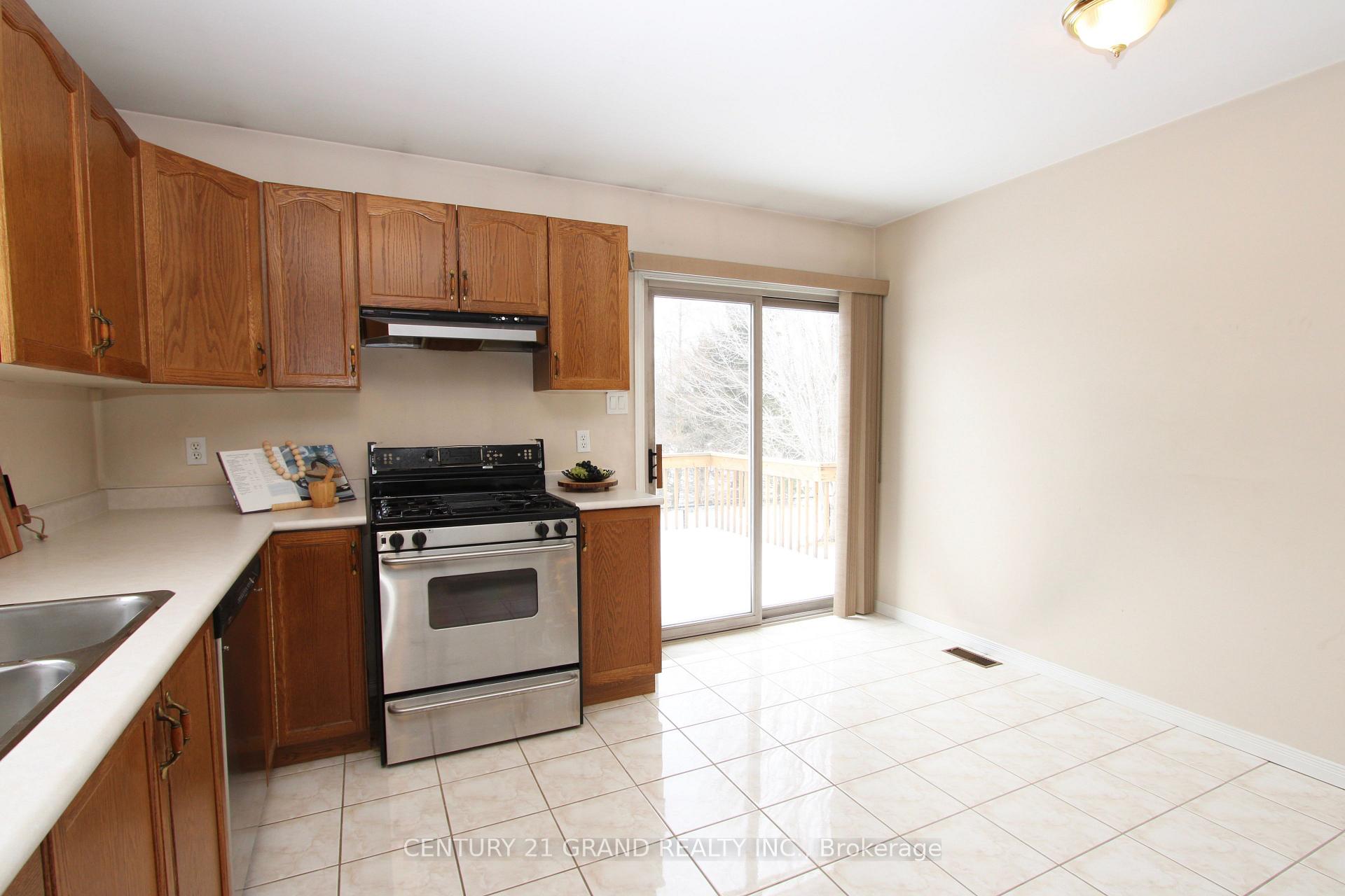 Photo 20 of 60 Donegal Drive, Brant, Brantford Twp — HOMEH