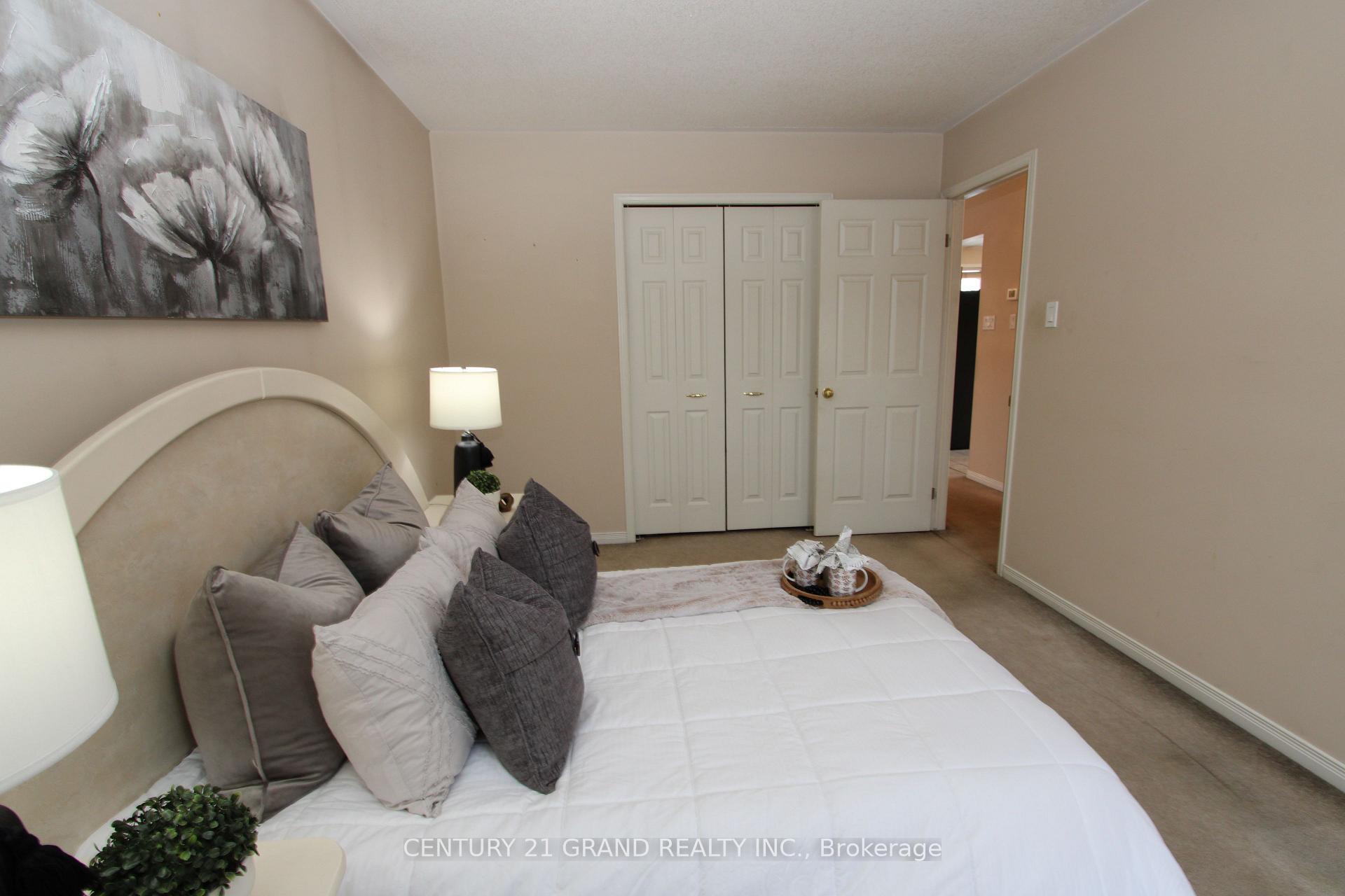 Photo 23 of 60 Donegal Drive, Brant, Brantford Twp — HOMEH