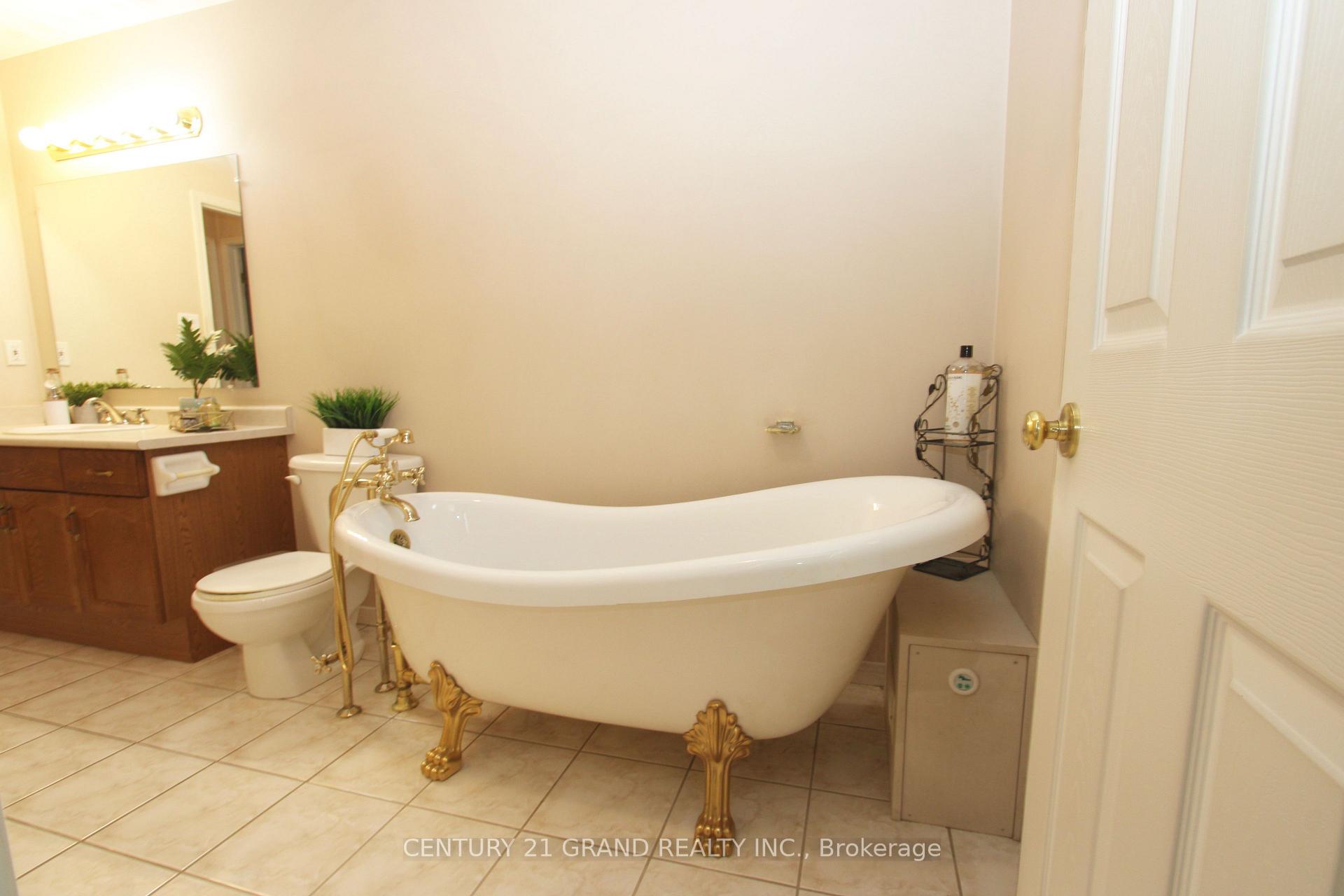Photo 31 of 60 Donegal Drive, Brant, Brantford Twp — HOMEH