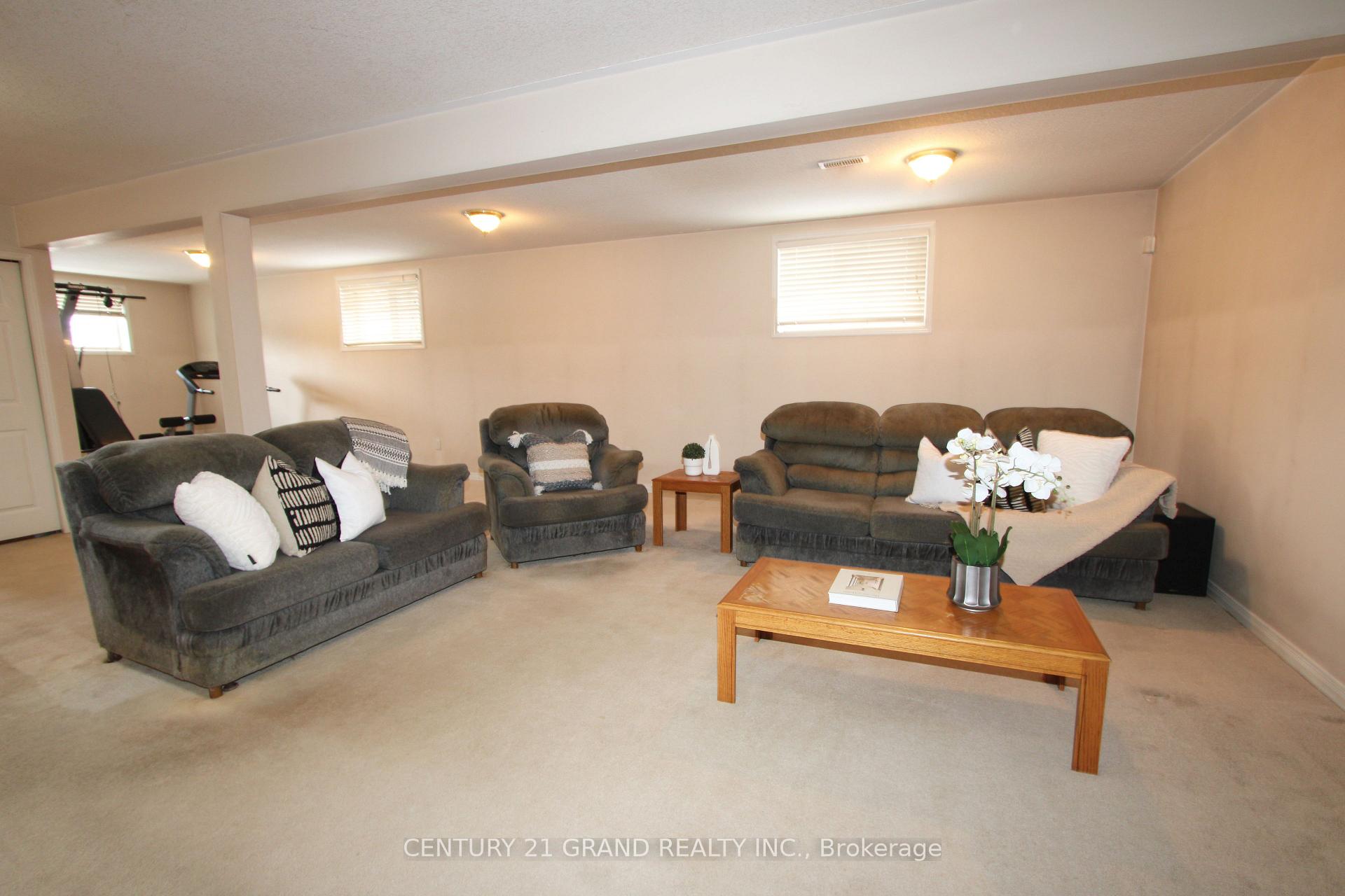 Photo 34 of 60 Donegal Drive, Brant, Brantford Twp — HOMEH