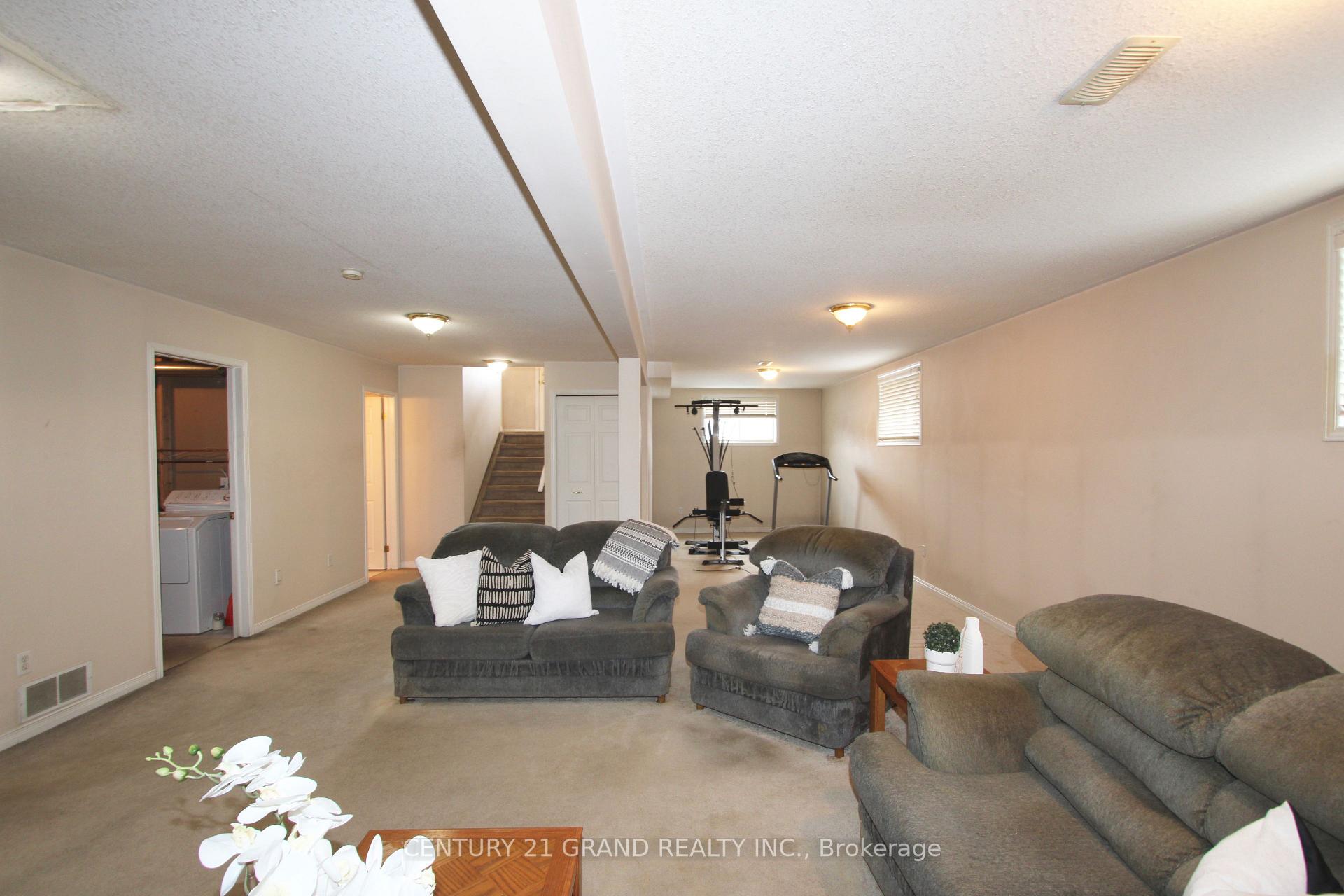 Photo 36 of 60 Donegal Drive, Brant, Brantford Twp — HOMEH