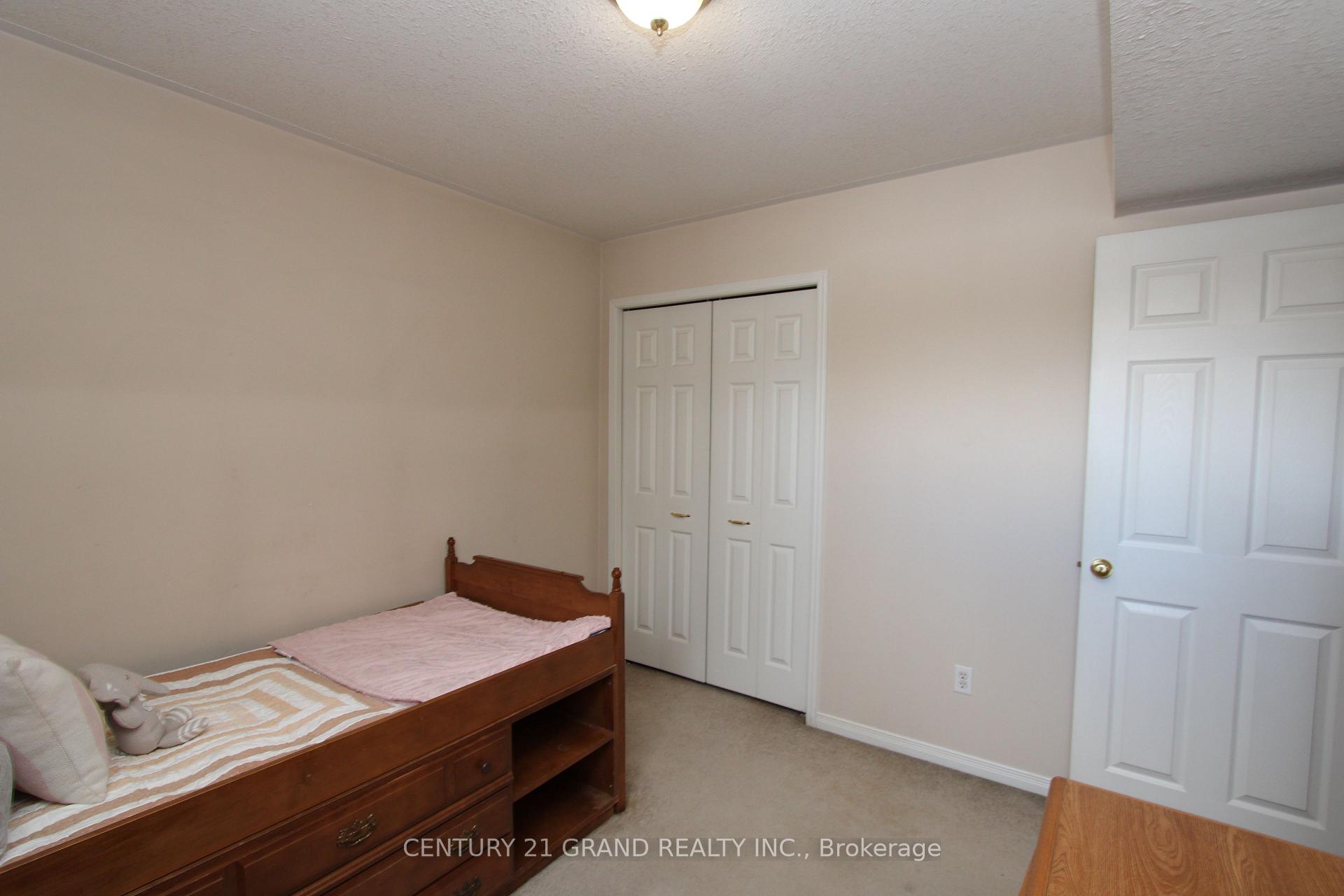 Photo 43 of 60 Donegal Drive, Brant, Brantford Twp — HOMEH