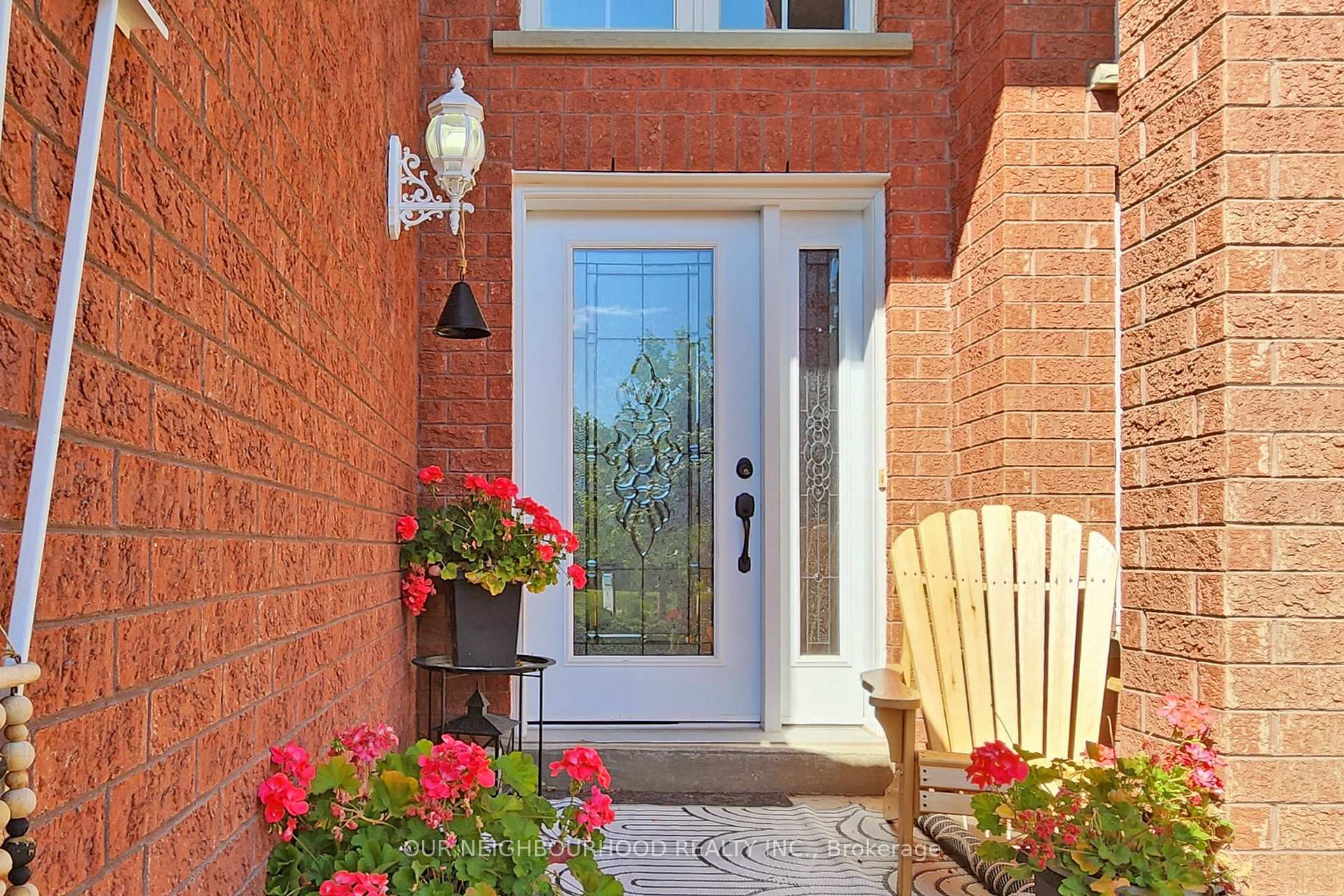 Photo 2 of 186 Ryerson Crescent, Oshawa, Samac — HOMEH