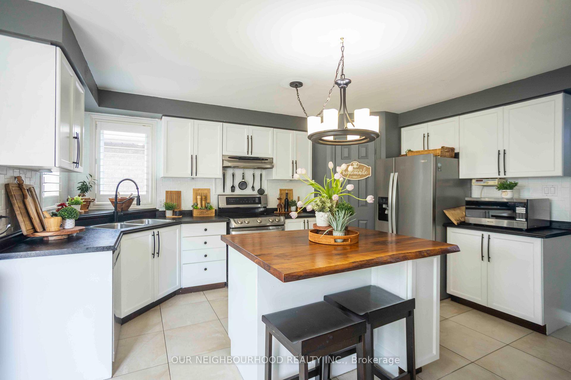 Photo 9 of 186 Ryerson Crescent, Oshawa, Samac — HOMEH