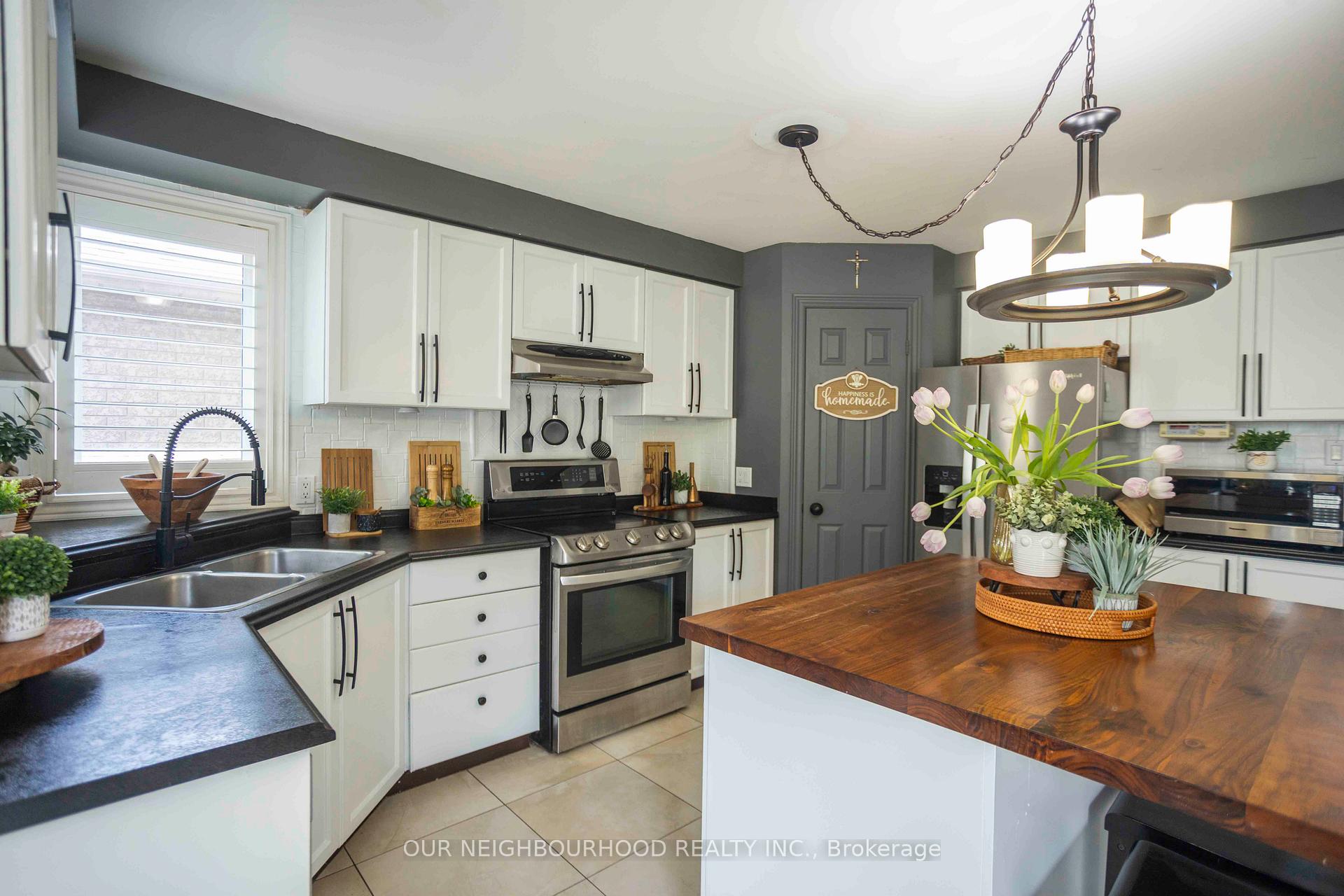 Photo 7 of 186 Ryerson Crescent, Oshawa, Samac — HOMEH