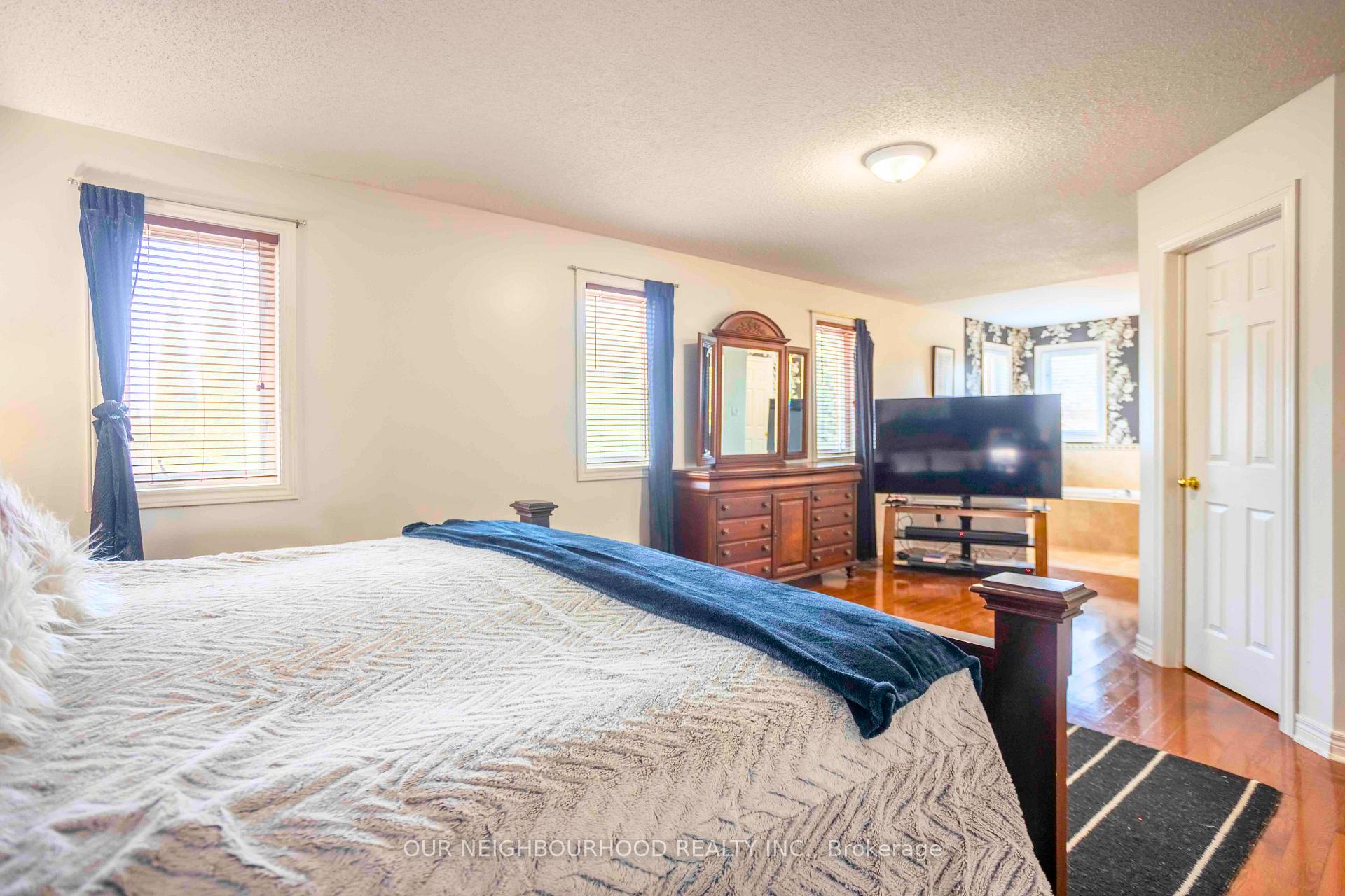 Photo 22 of 186 Ryerson Crescent, Oshawa, Samac — HOMEH