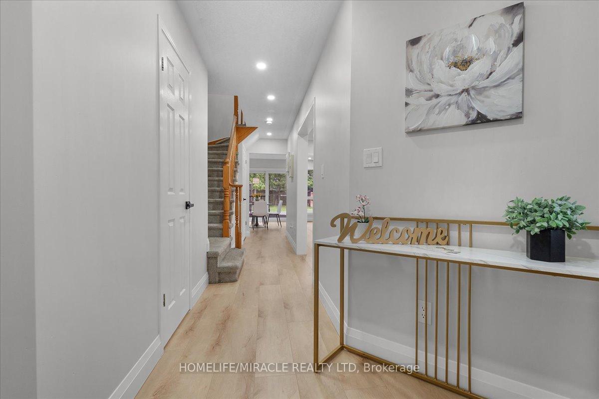 Photo 3 of 102 Northmanor Crescent, Kitchener — HOMEH