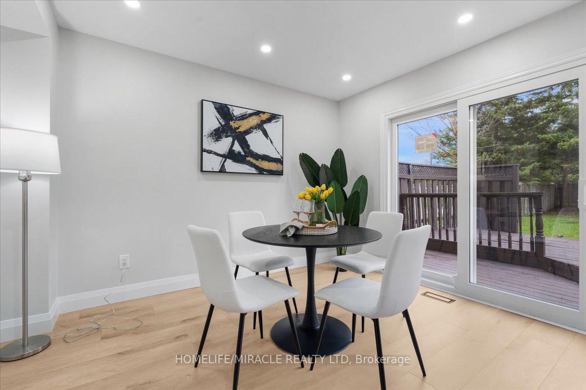 Photo 7 of 102 Northmanor Crescent, Kitchener — HOMEH