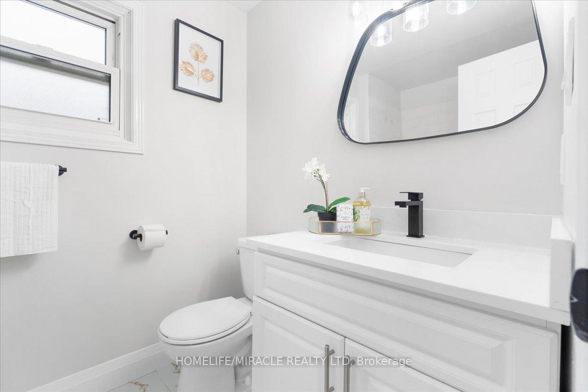 Photo 22 of 102 Northmanor Crescent, Kitchener — HOMEH