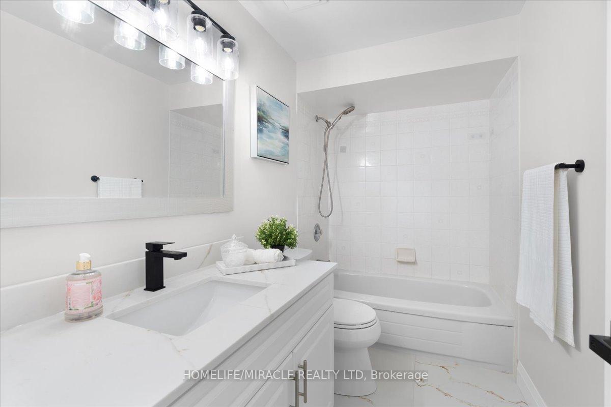 Photo 18 of 102 Northmanor Crescent, Kitchener — HOMEH