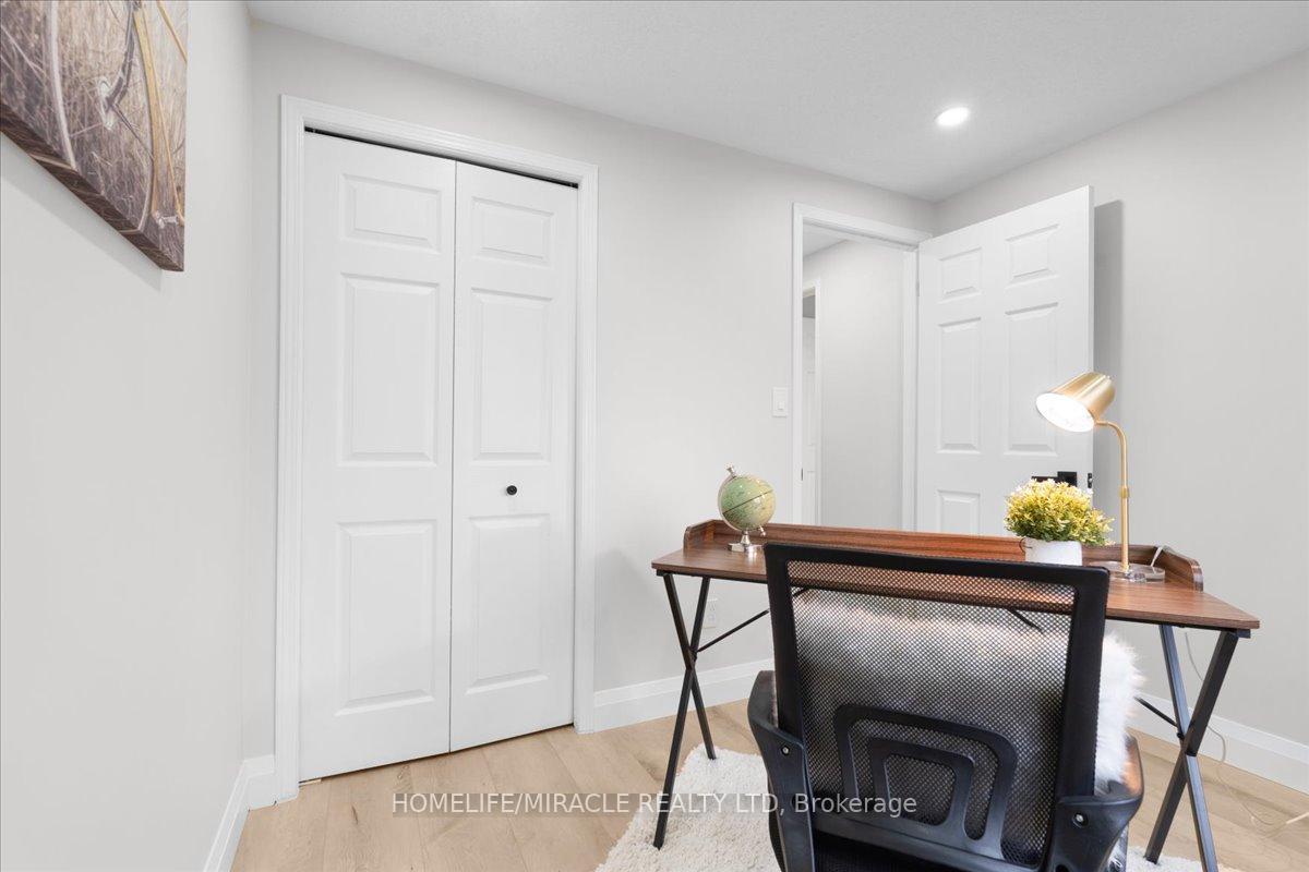 Photo 24 of 102 Northmanor Crescent, Kitchener — HOMEH