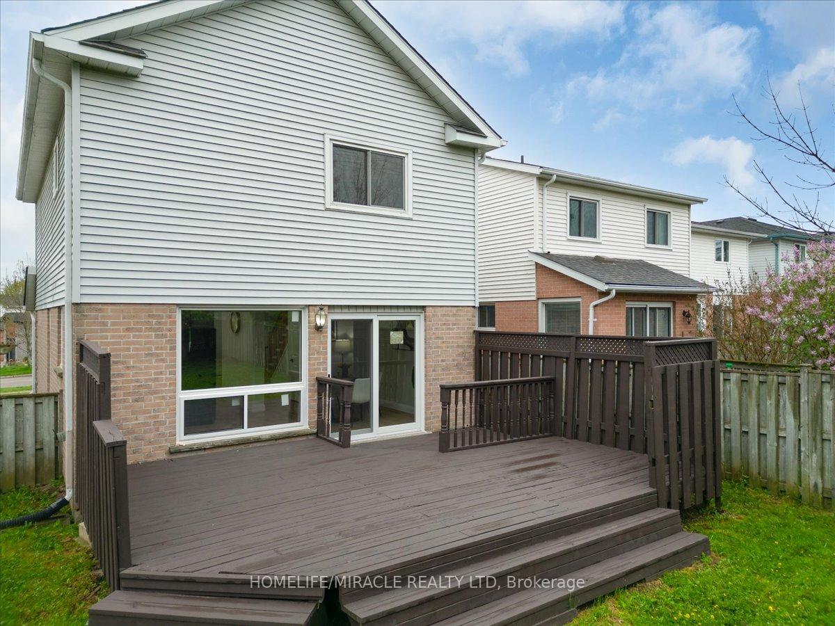 Photo 39 of 102 Northmanor Crescent, Kitchener — HOMEH