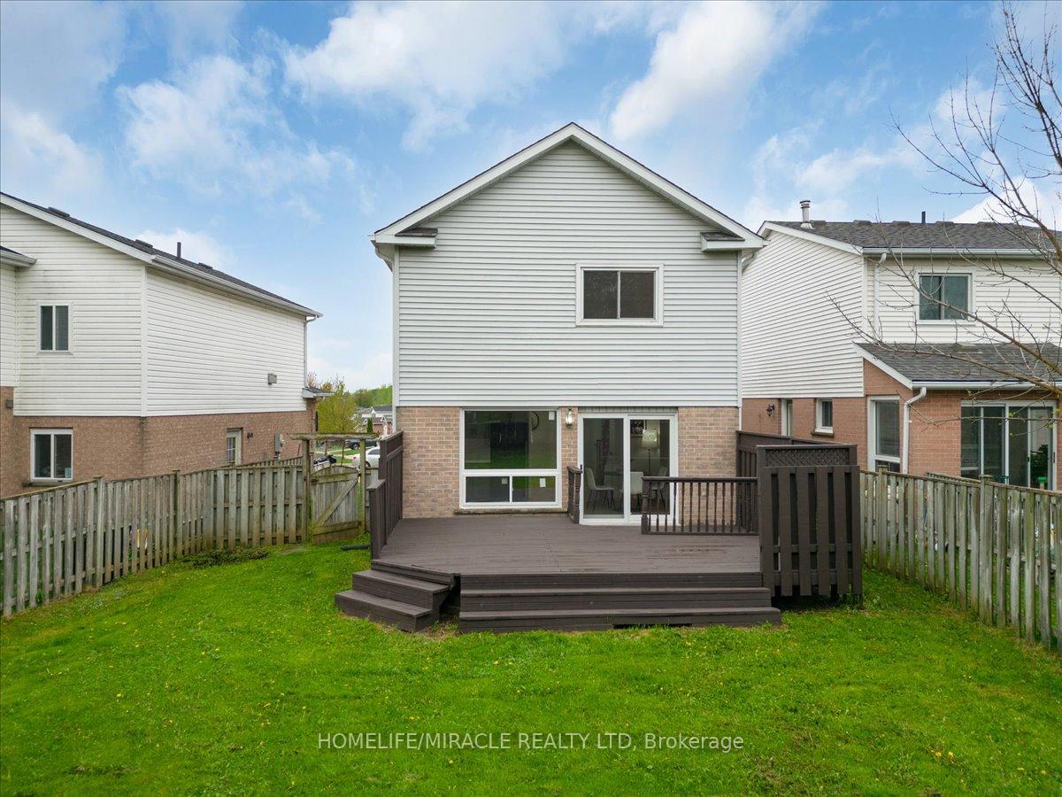 Photo 30 of 102 Northmanor Crescent, Kitchener — HOMEH
