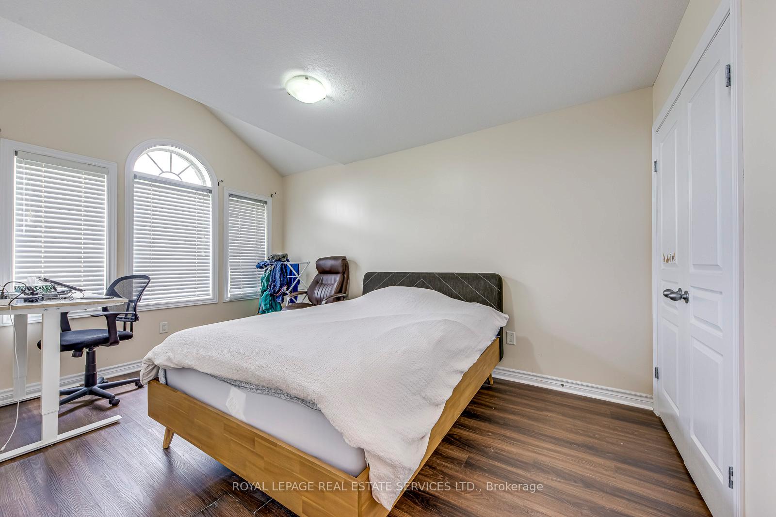 Photo 12 of 68 Vinton Road, Hamilton, Meadowlands — HOMEH