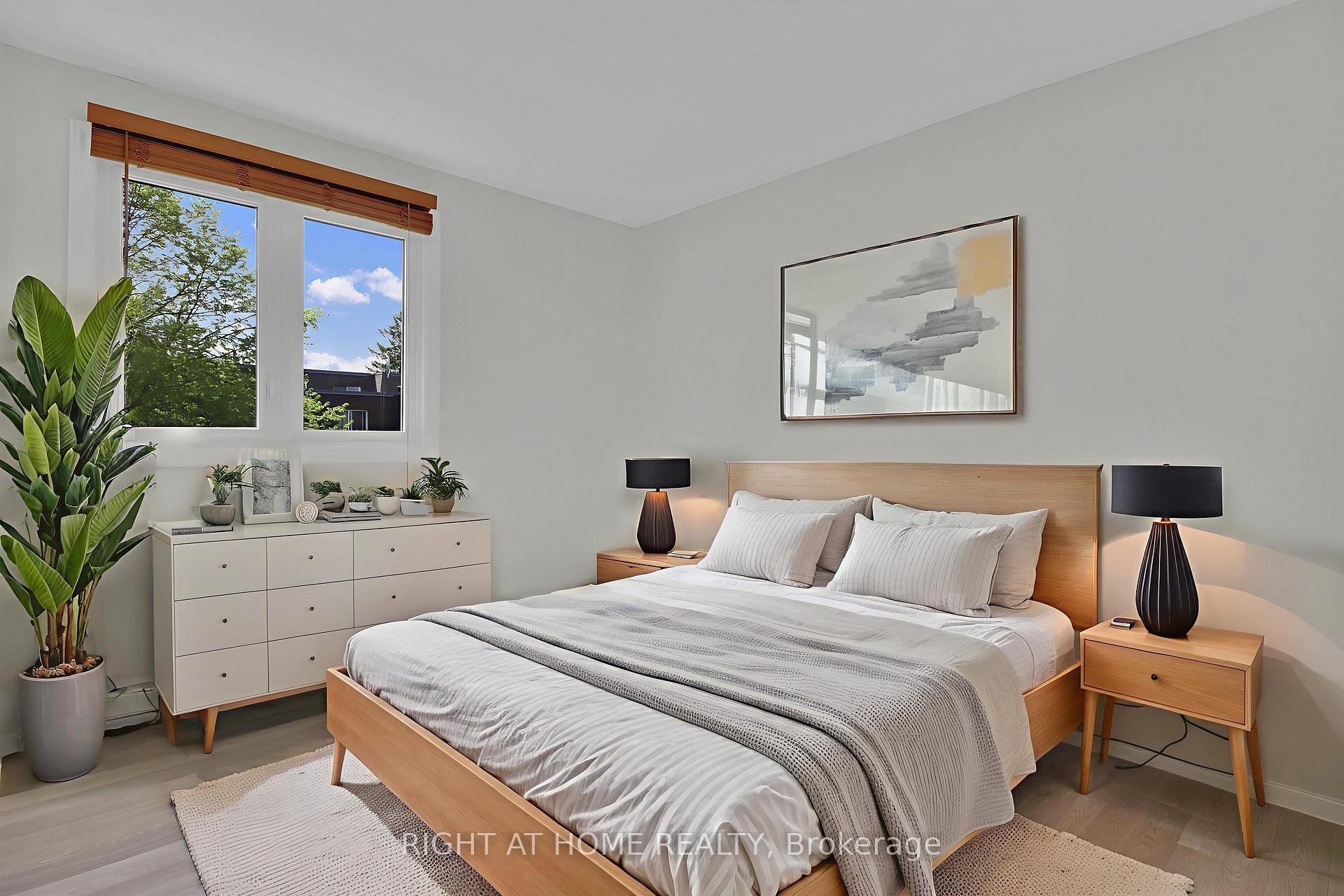 Photo 13 of 119 Royalton Private, Ottawa, Hunt Club Woods — HOMEH
