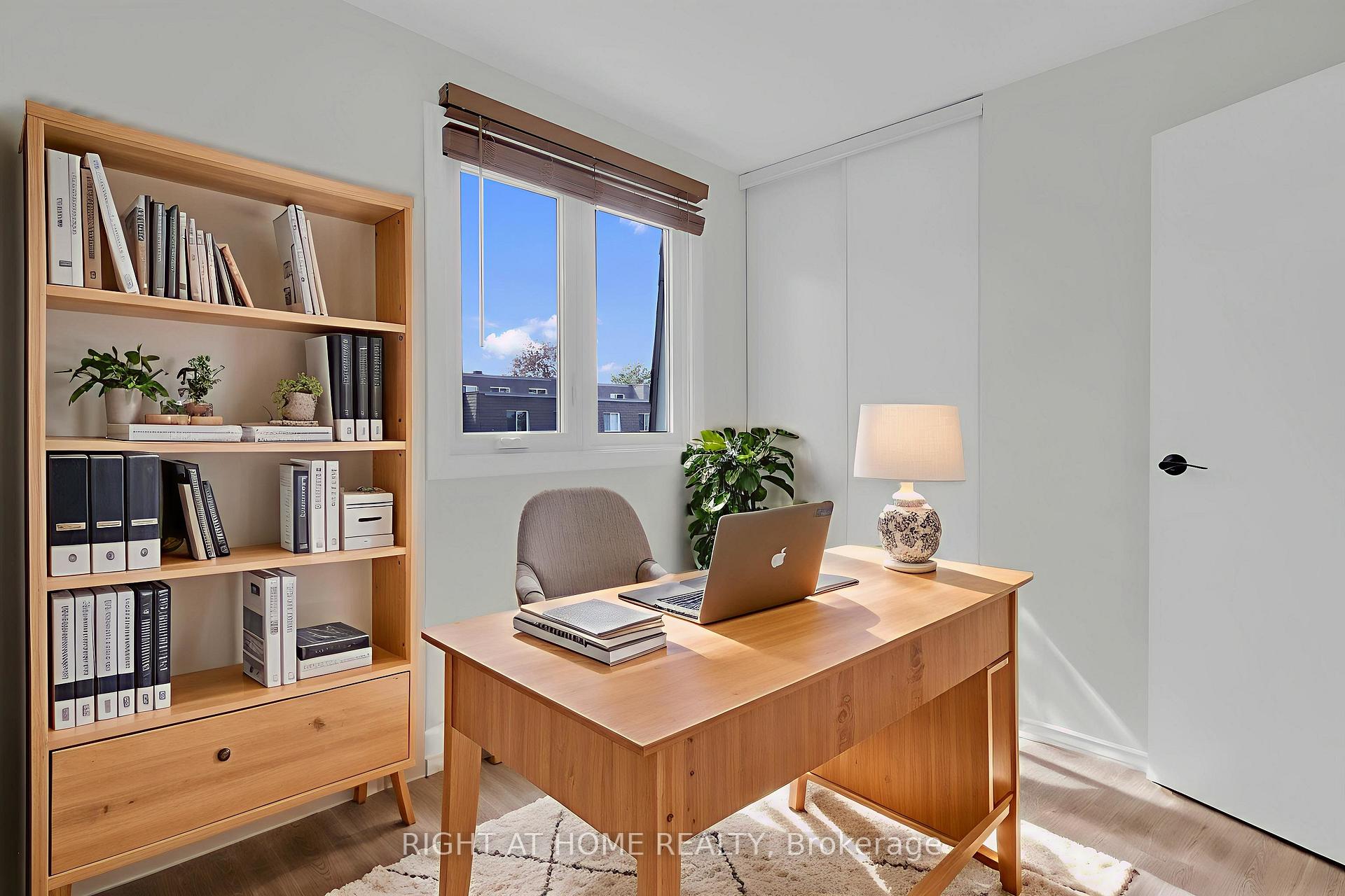 Photo 11 of 119 Royalton Private, Ottawa, Hunt Club Woods — HOMEH