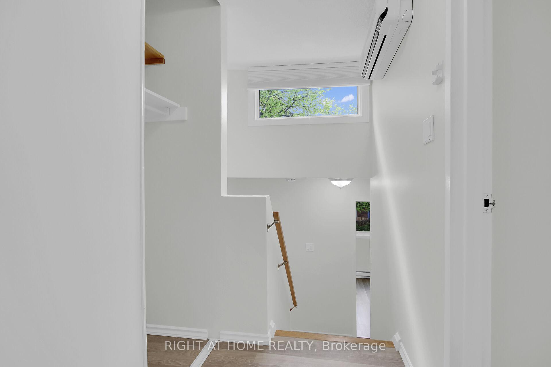 Photo 7 of 119 Royalton Private, Ottawa, Hunt Club Woods — HOMEH