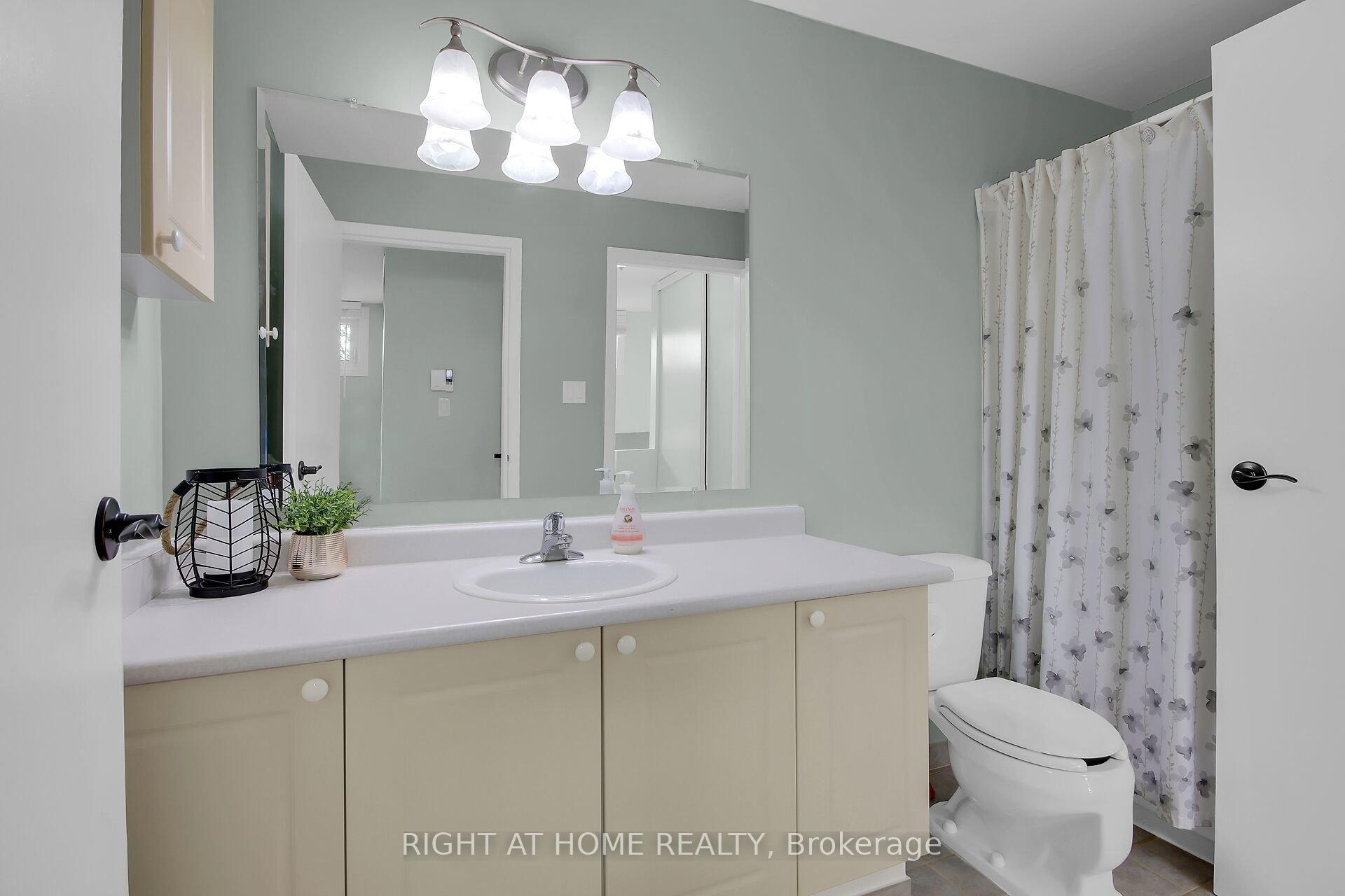 Photo 10 of 119 Royalton Private, Ottawa, Hunt Club Woods — HOMEH