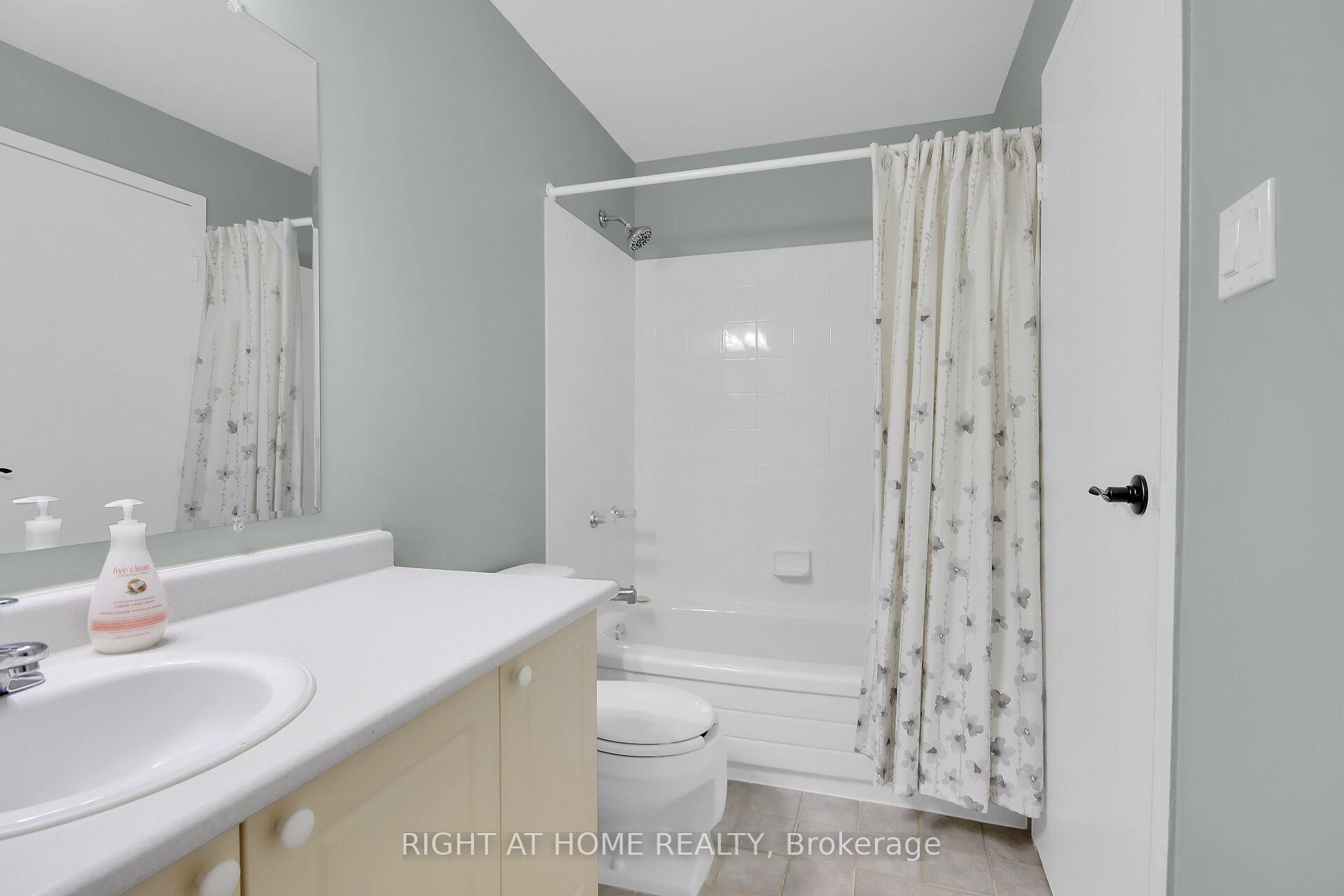 Photo 6 of 119 Royalton Private, Ottawa, Hunt Club Woods — HOMEH