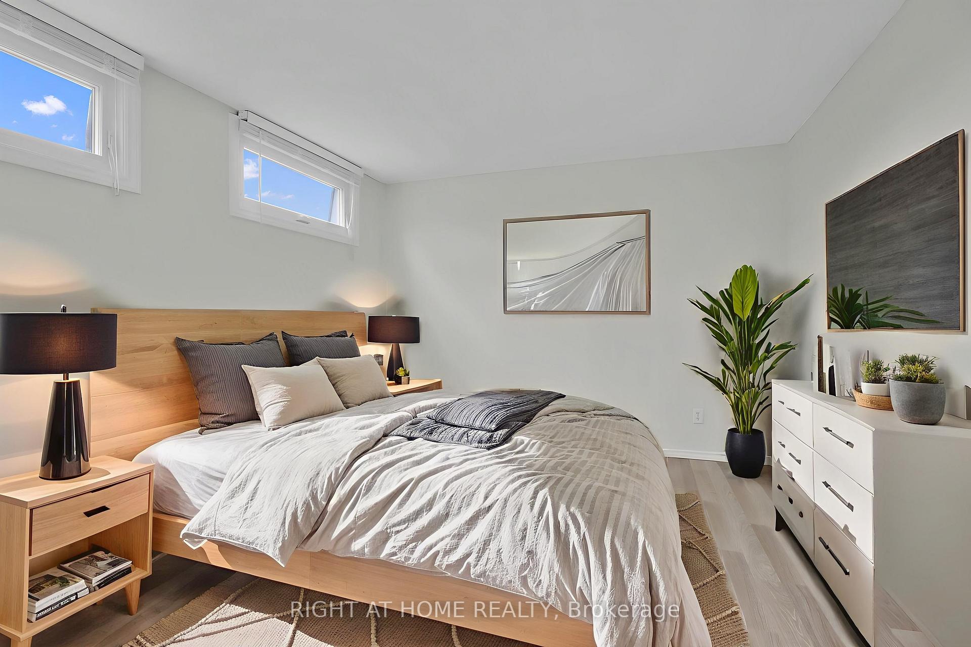 Photo 17 of 119 Royalton Private, Ottawa, Hunt Club Woods — HOMEH