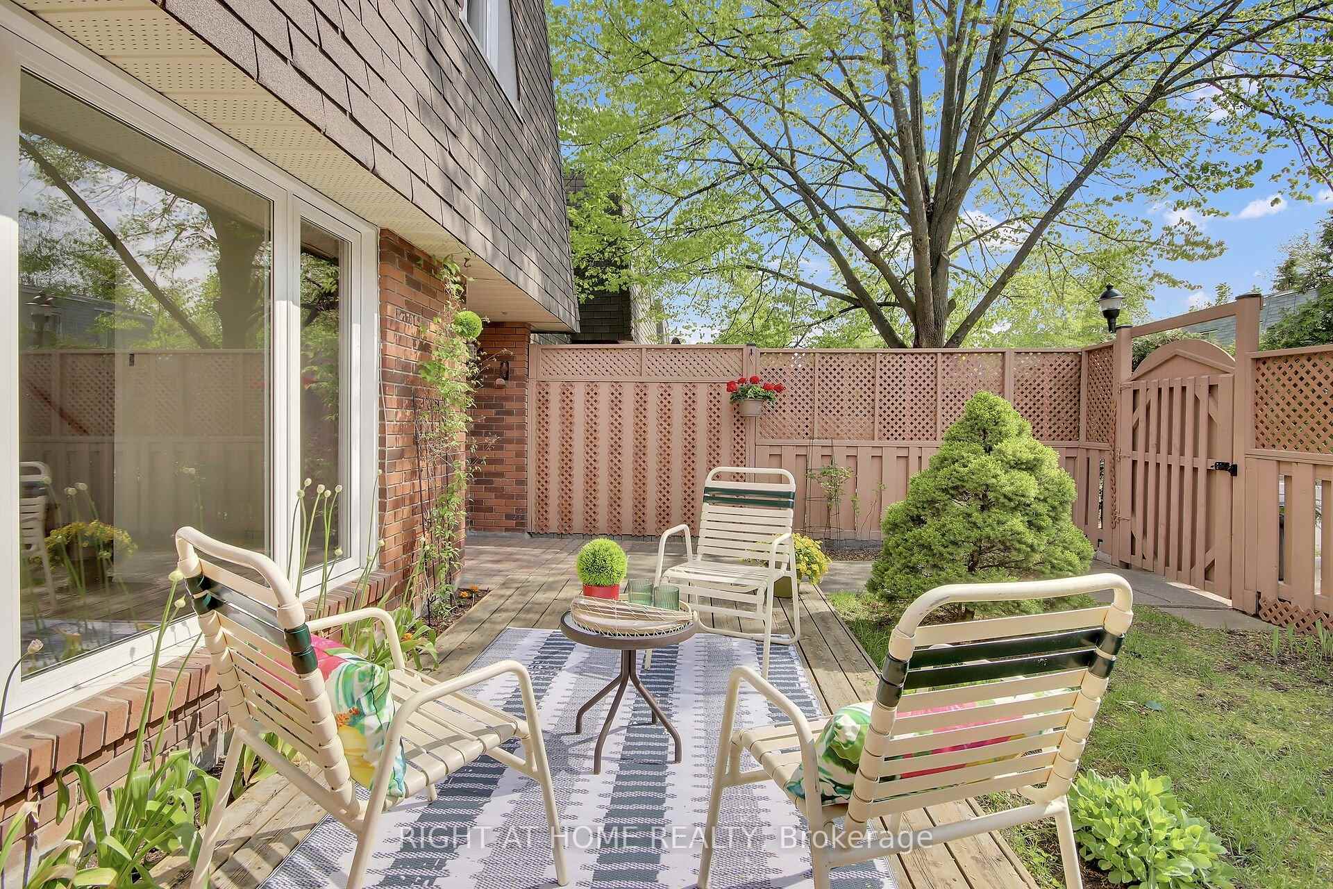 Photo 14 of 119 Royalton Private, Ottawa, Hunt Club Woods — HOMEH