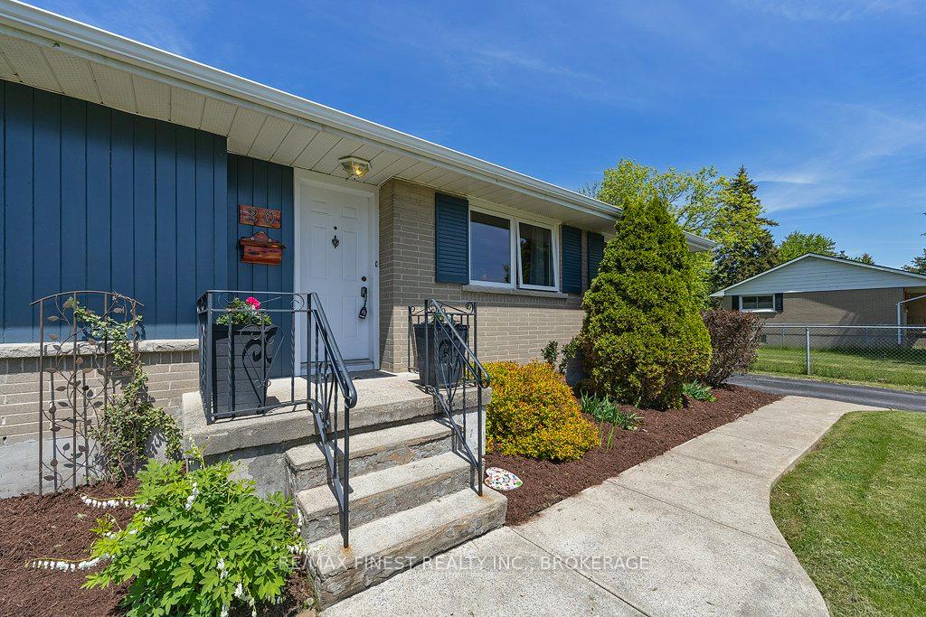 Photo 6 of 20 Wedgewood Road, Loyalist, Amherstview — HOMEH